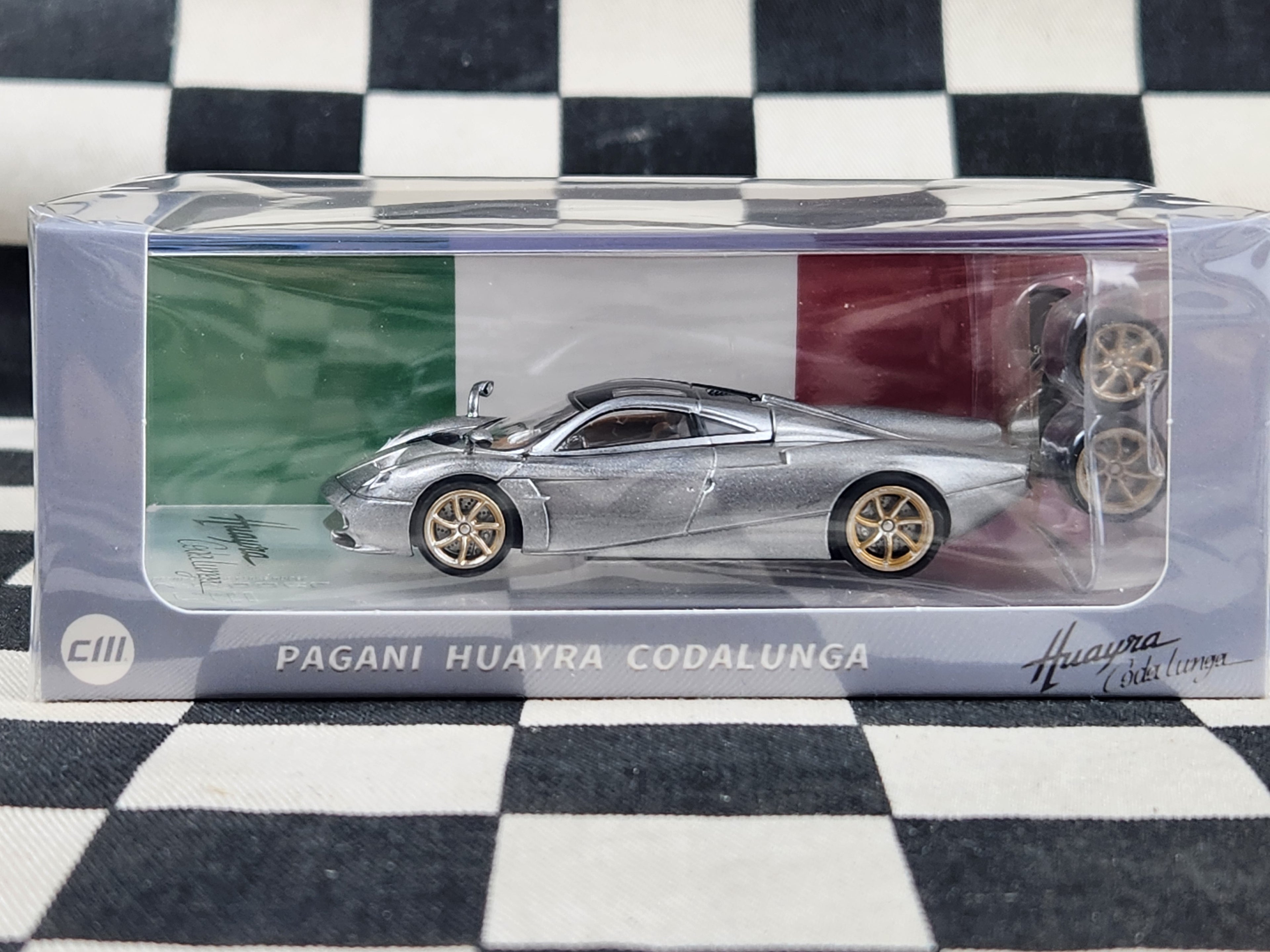 CM Model 1;64 Pagani Huayra Codalunga