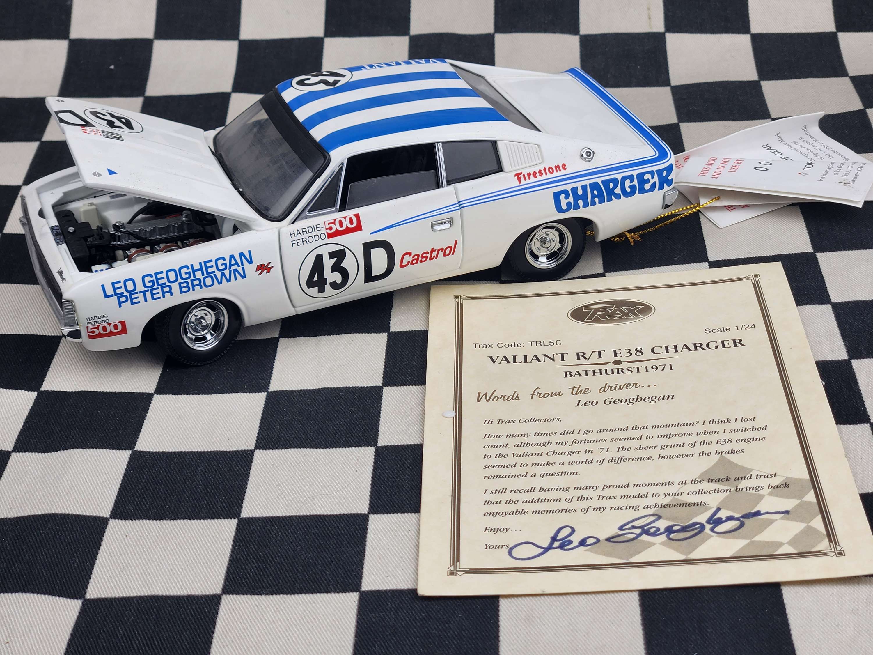 Trax 1/24 Superscale Valiant R/T E38 Charger Bathurst 1971 Leo Geoghegan