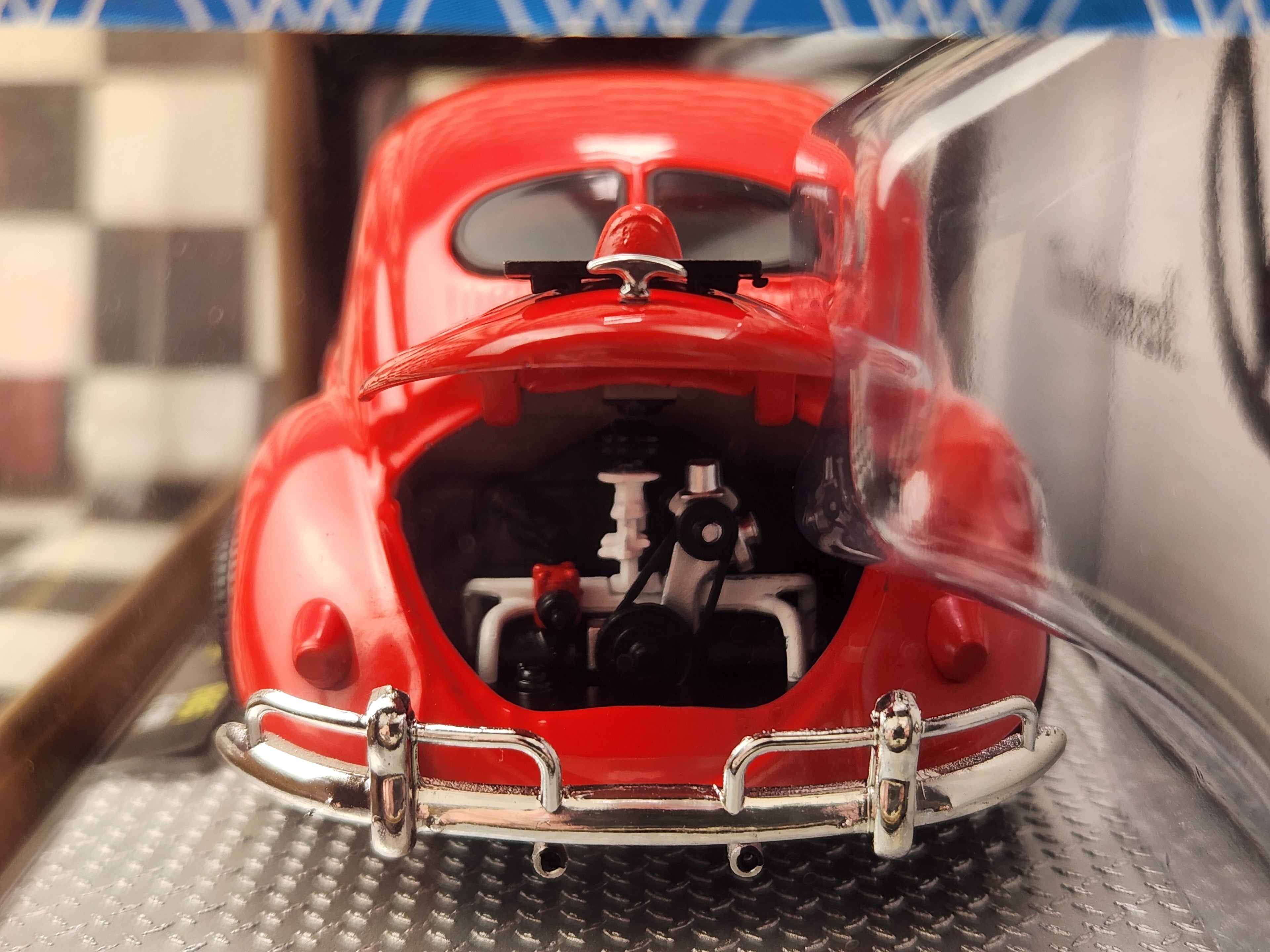 M2 Machines 1:24 Diecast 1952 Volkswagen Beetle Deluxe