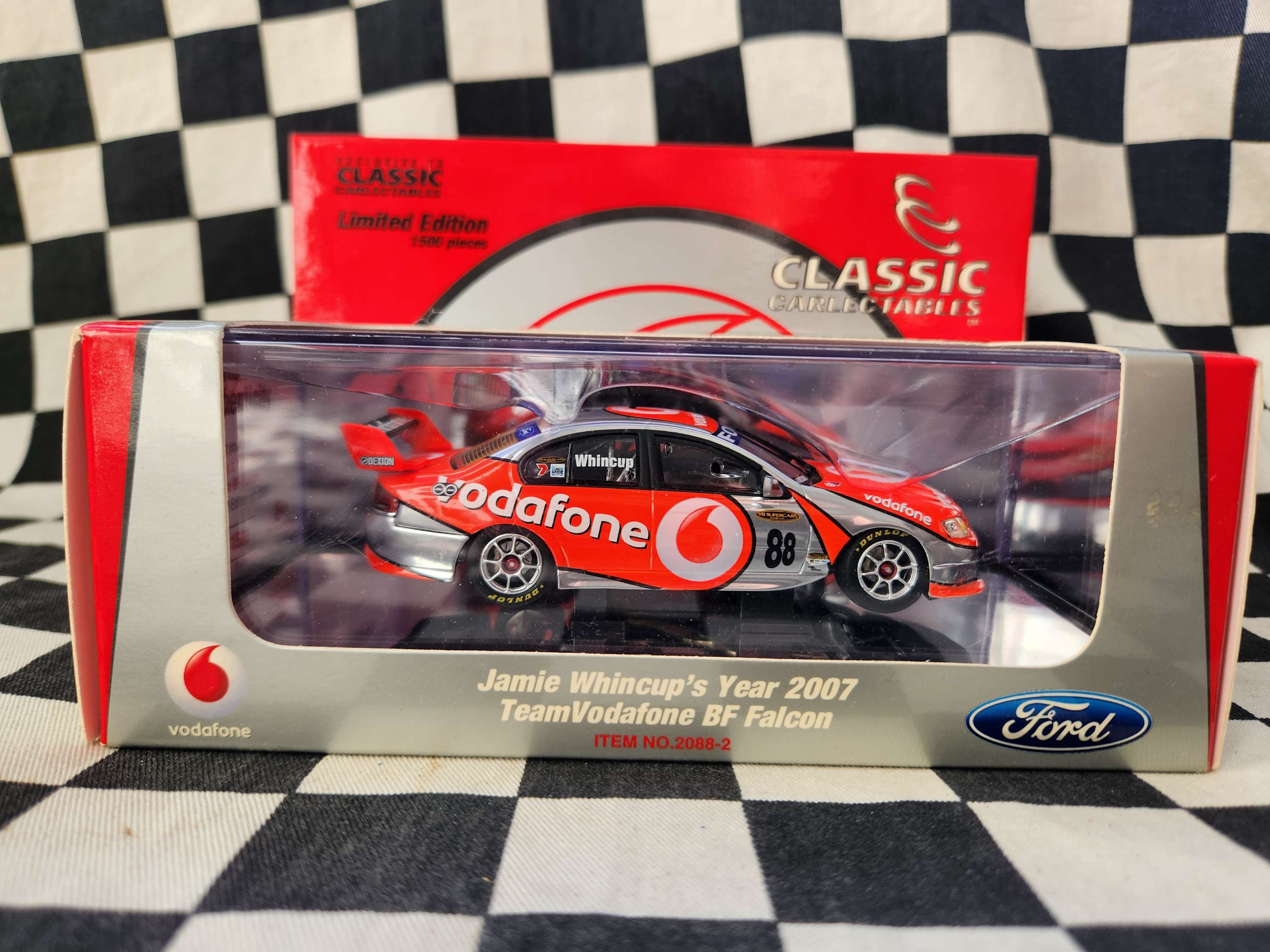 Classic Carlectables 1/43 Jamie Whincup 2007 Team Vodaphone BF Falcon