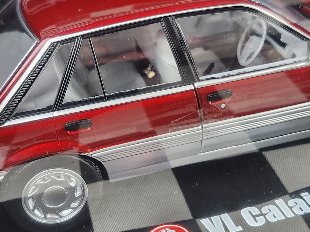 DDA Collectables 1:24 Holden VL Calais Red/Silver