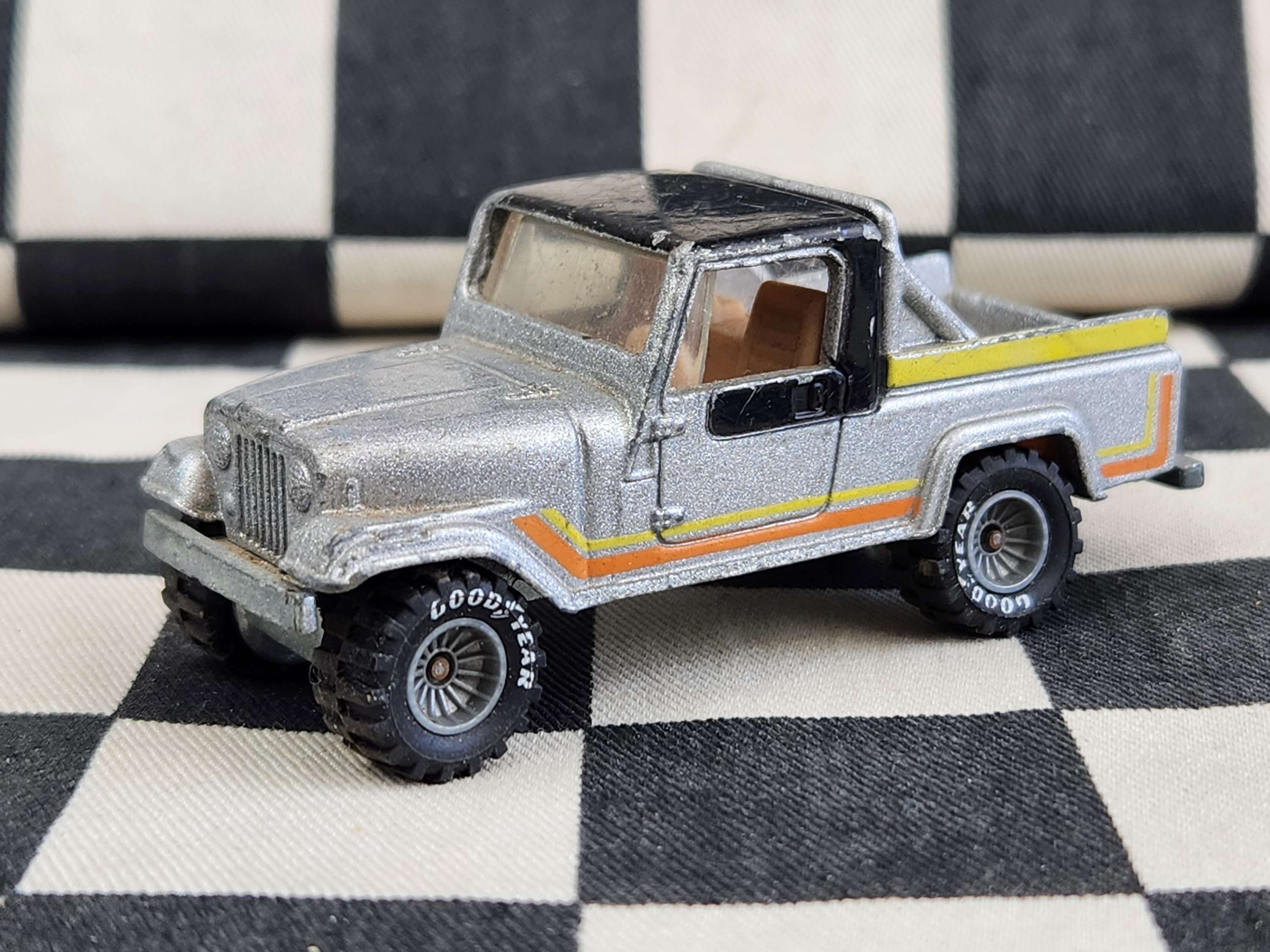 Vintage Loose Hot Wheels Jeep Scrambler Grey Hub Real Riders