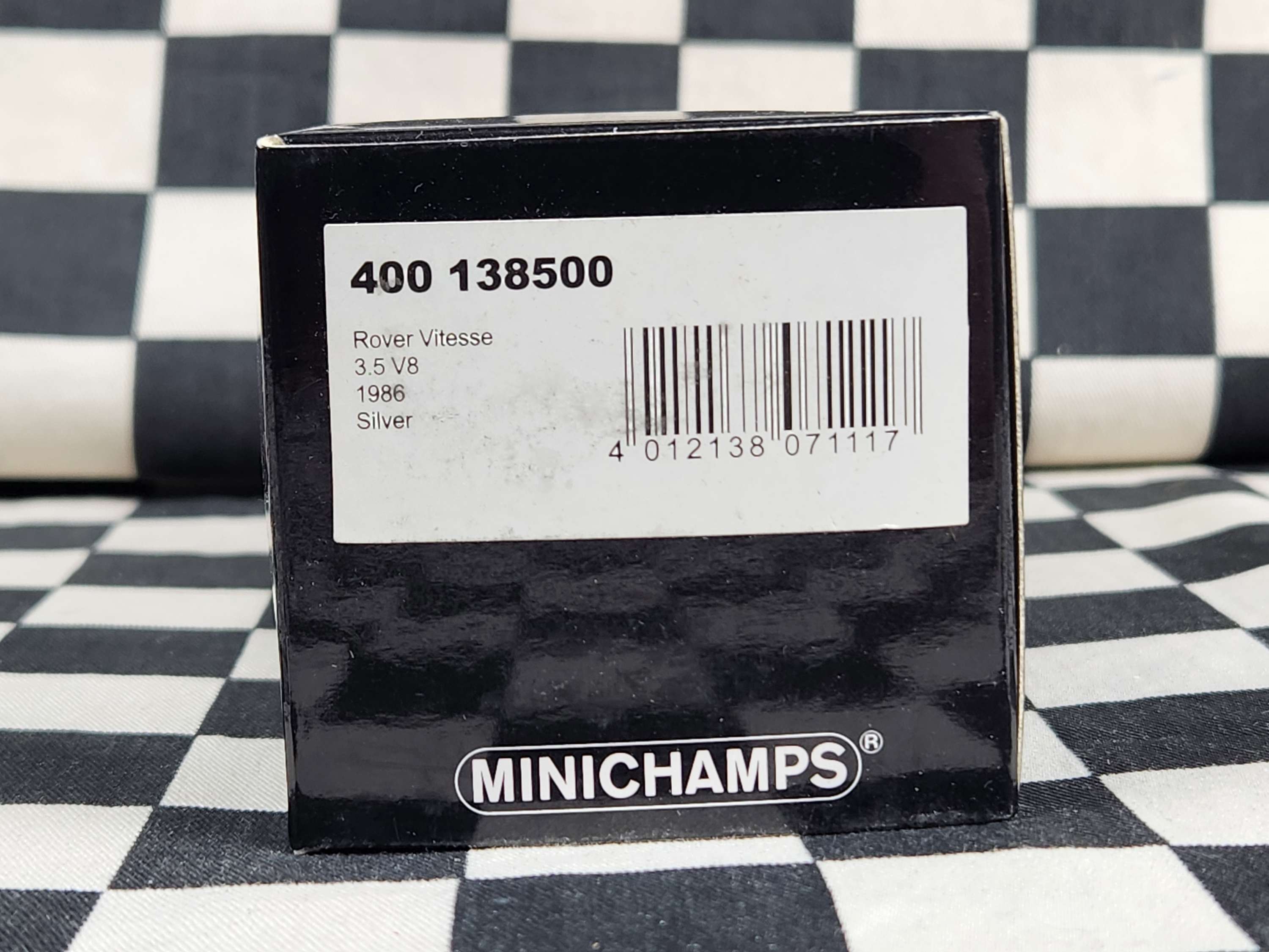 MiniChamps 1/43 Rover Vitesse 3.5 V8 Silver Leaf 1/1392