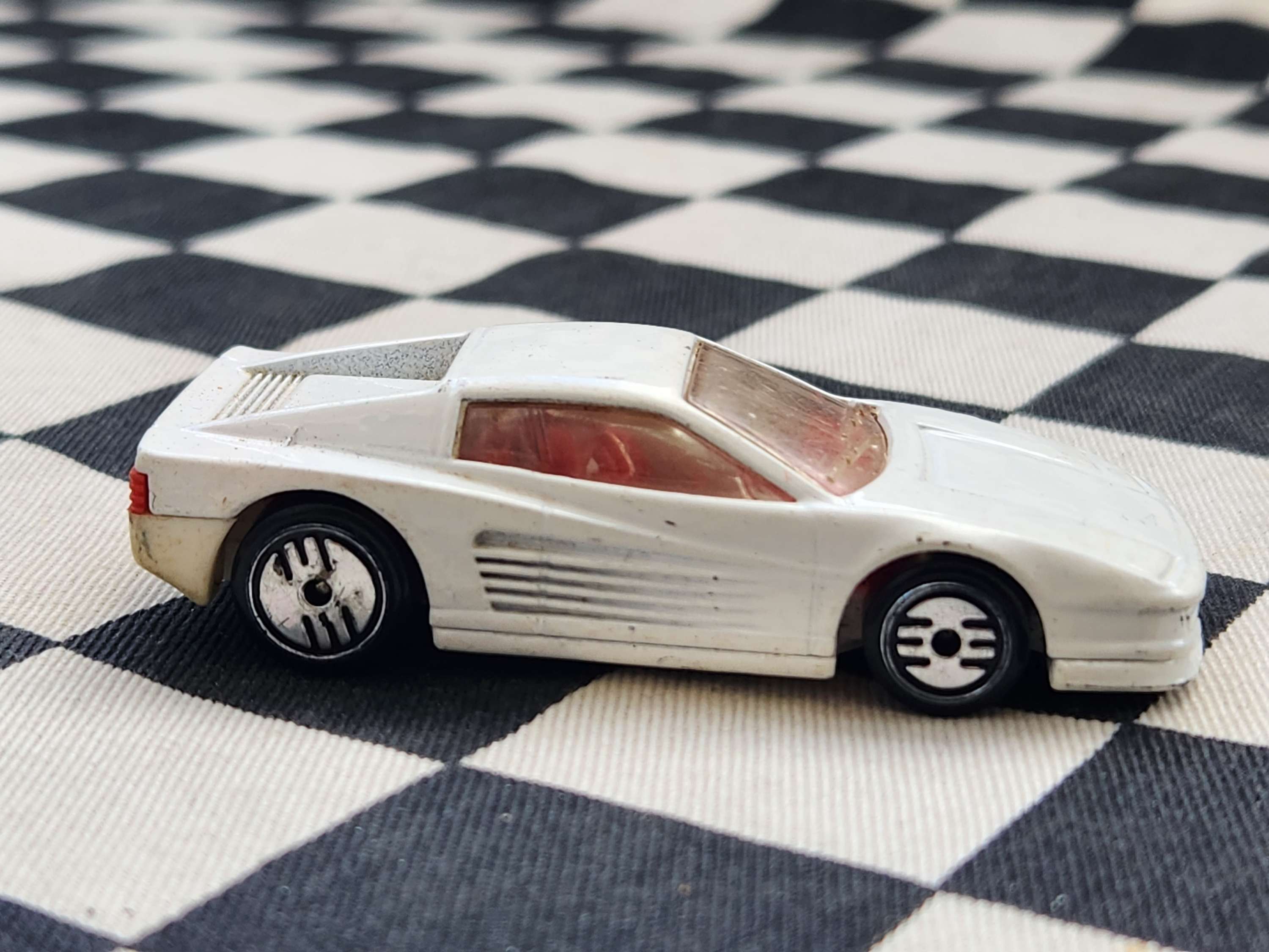 Vintage Loose Hot Wheels Ferrari Testarossa White