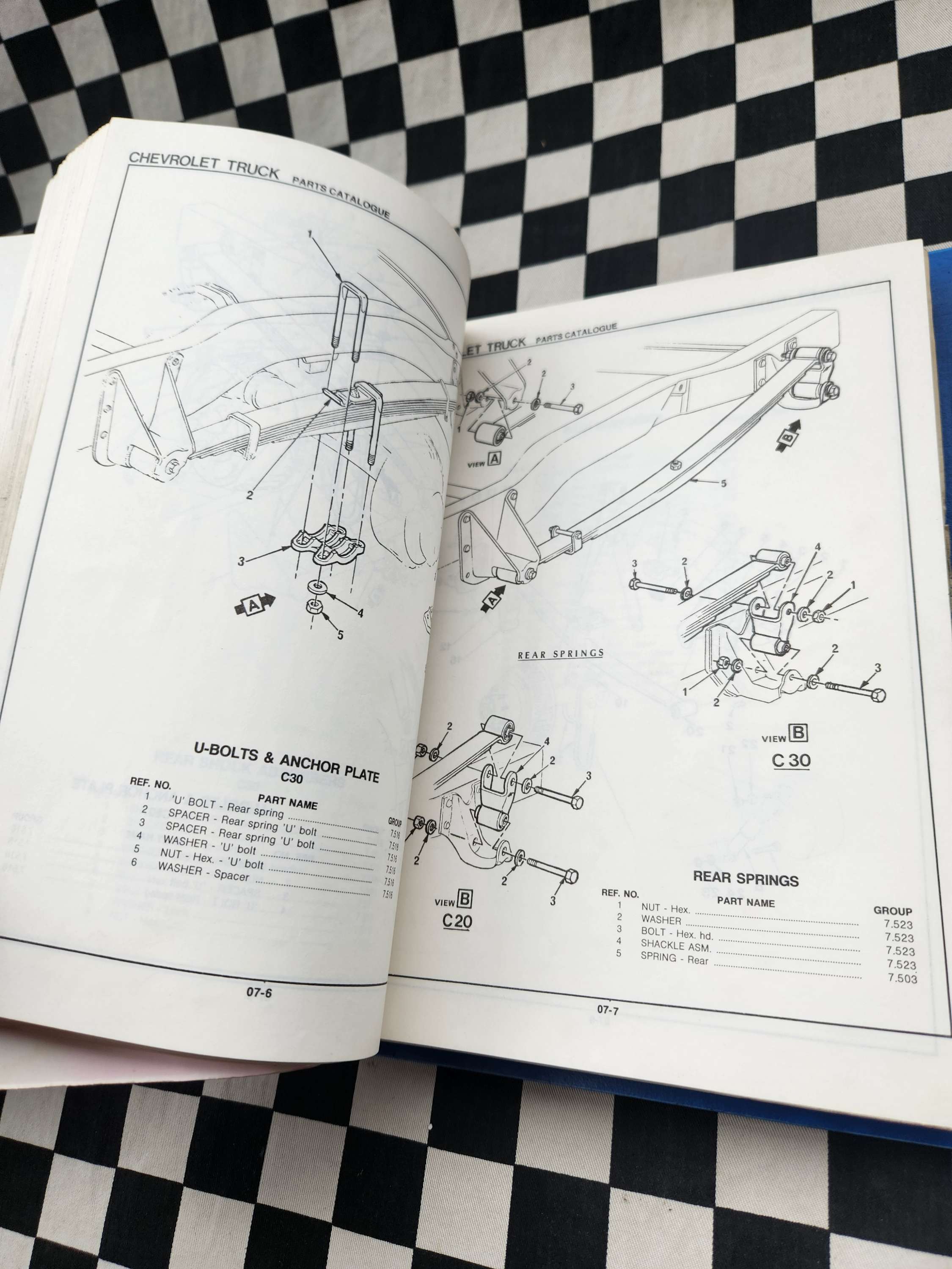 Chevrolet C20 / C30 / K20 Light Duty Truck Factory Parts Catalogue