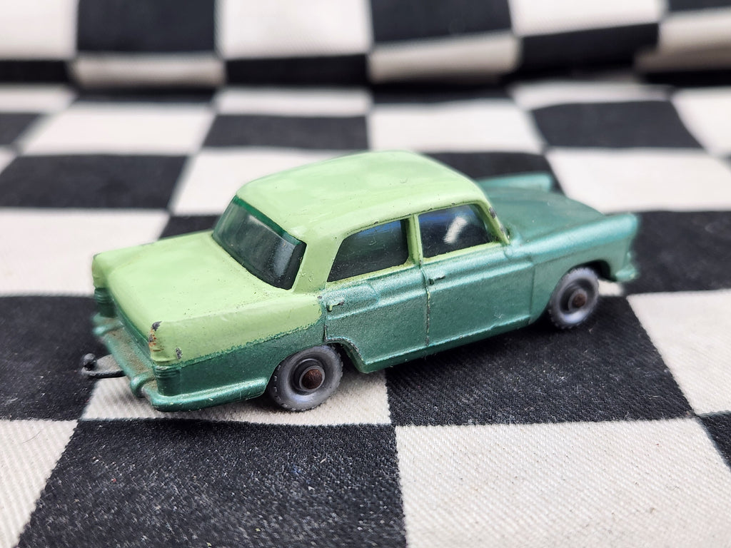 Vintage Loose Matchbox Lesney Austin A55 Cambridge Two Tone Green