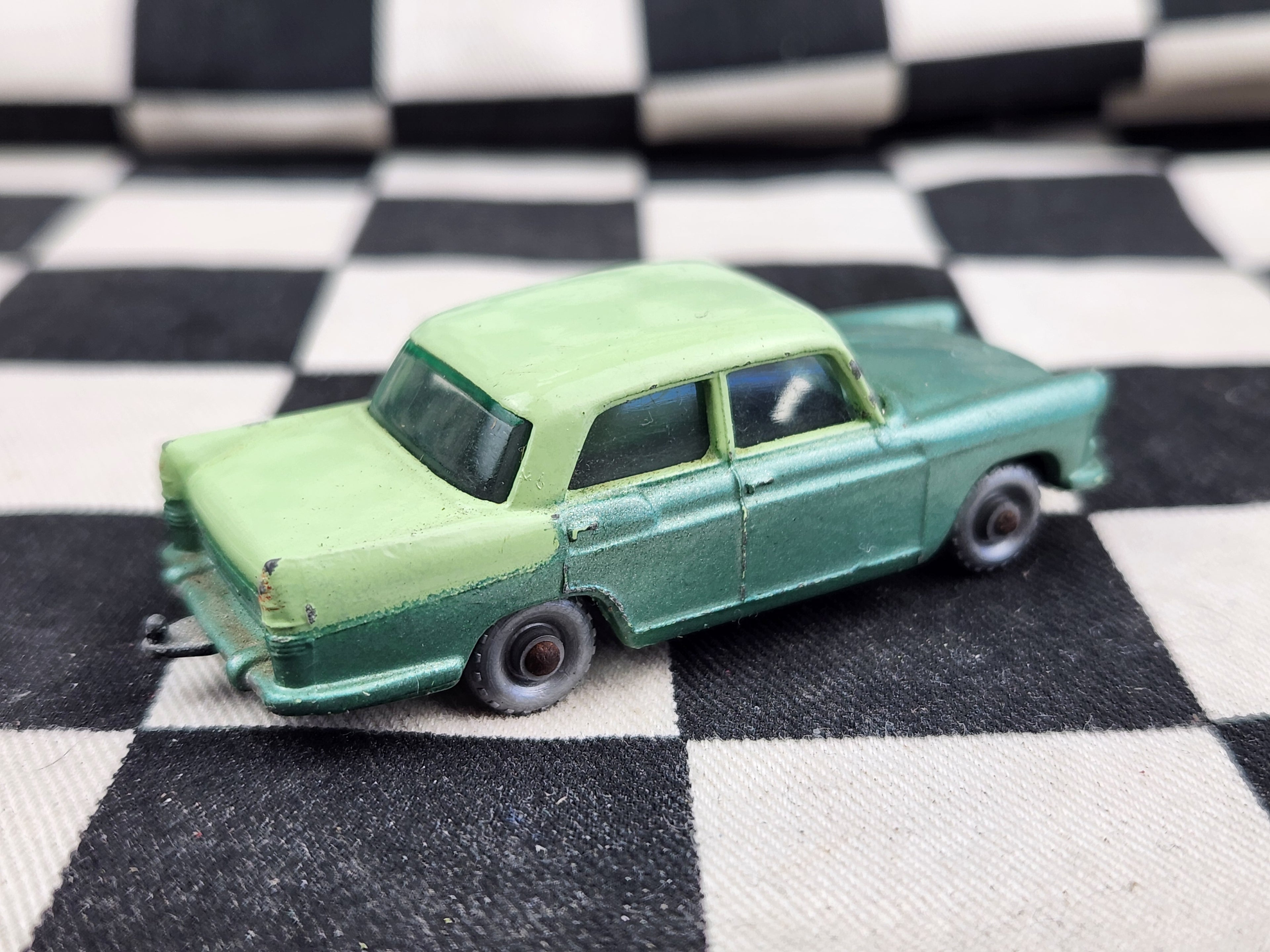 Vintage Loose Matchbox Lesney Austin A55 Cambridge Two Tone Green