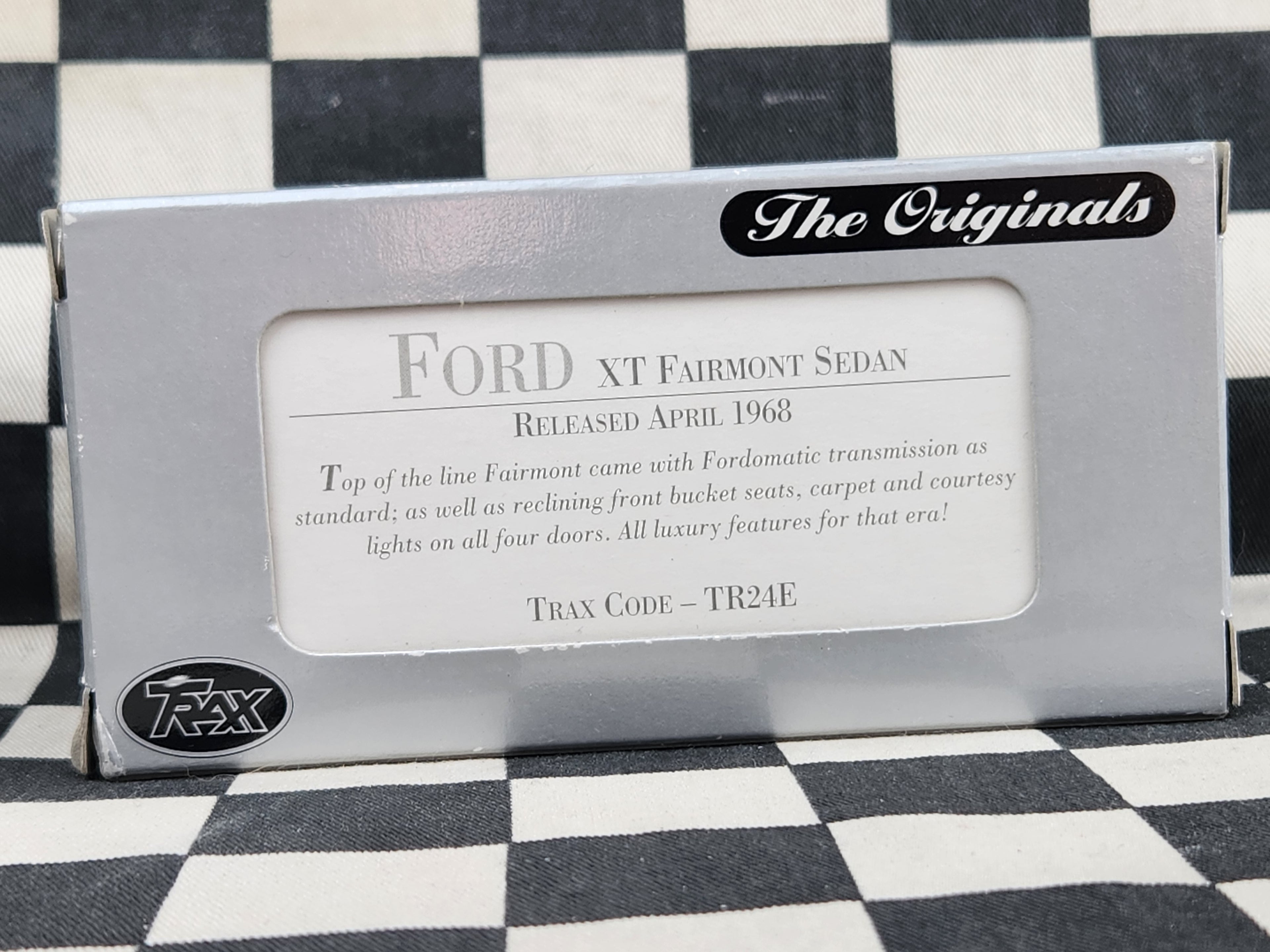 Trax 1:43 Ford XT Fairmont Sedan TR24E