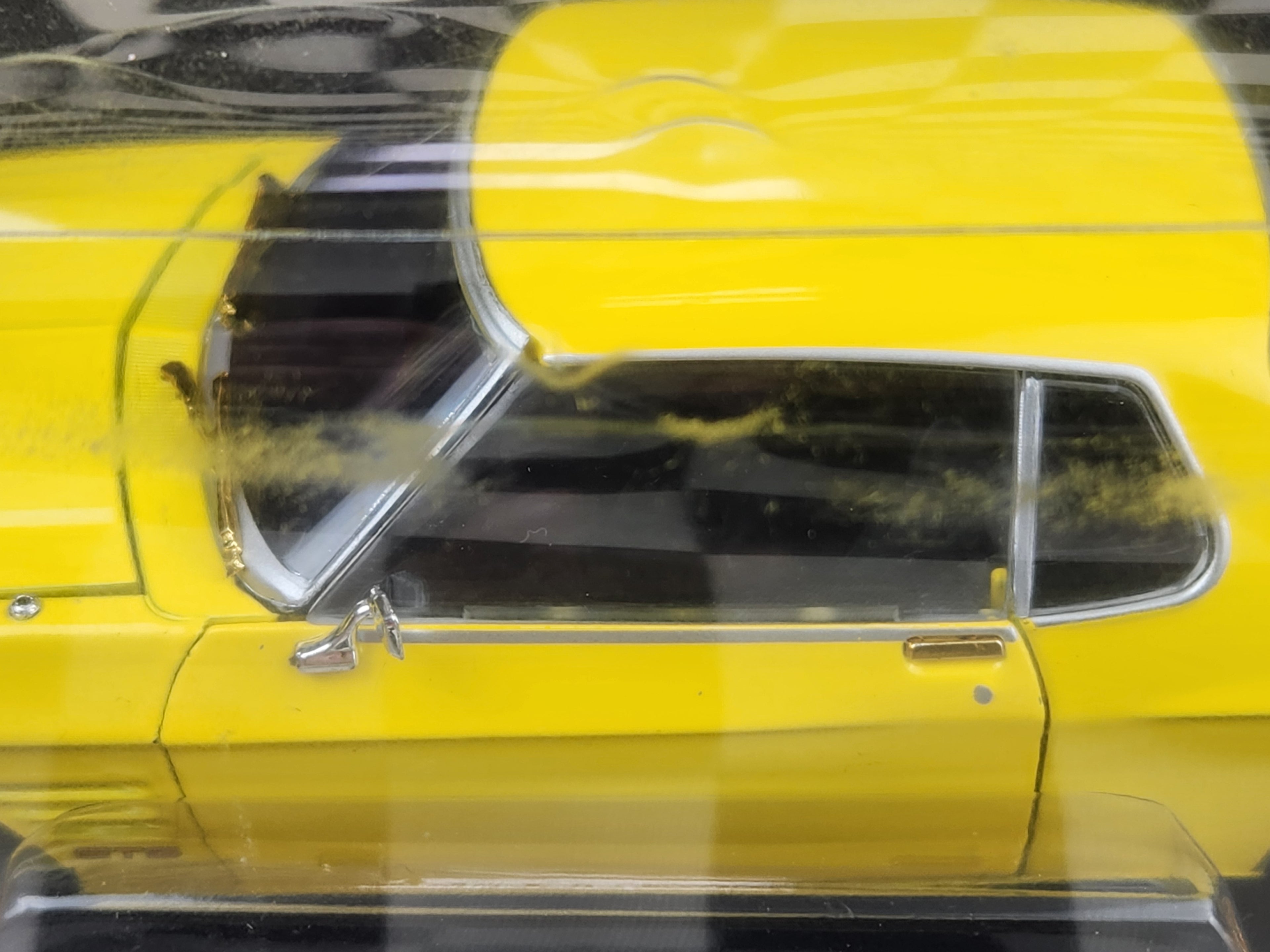 DDA 1:24 GOLD CHASE 1972 HQ Monaro GTS 350 Yellow