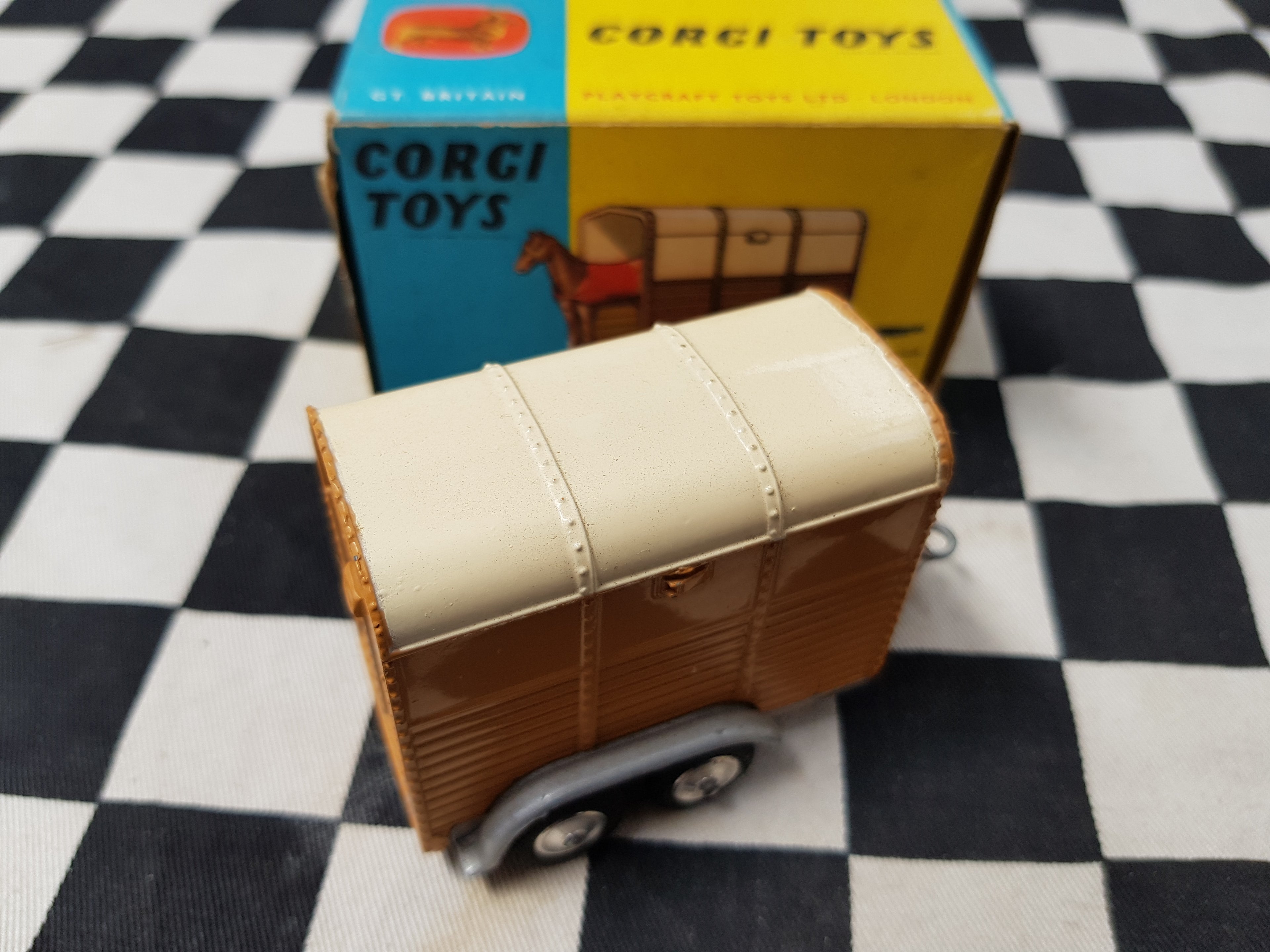 Corgi #102 Rice's Pony Trailer original Boxed ( no Pony)