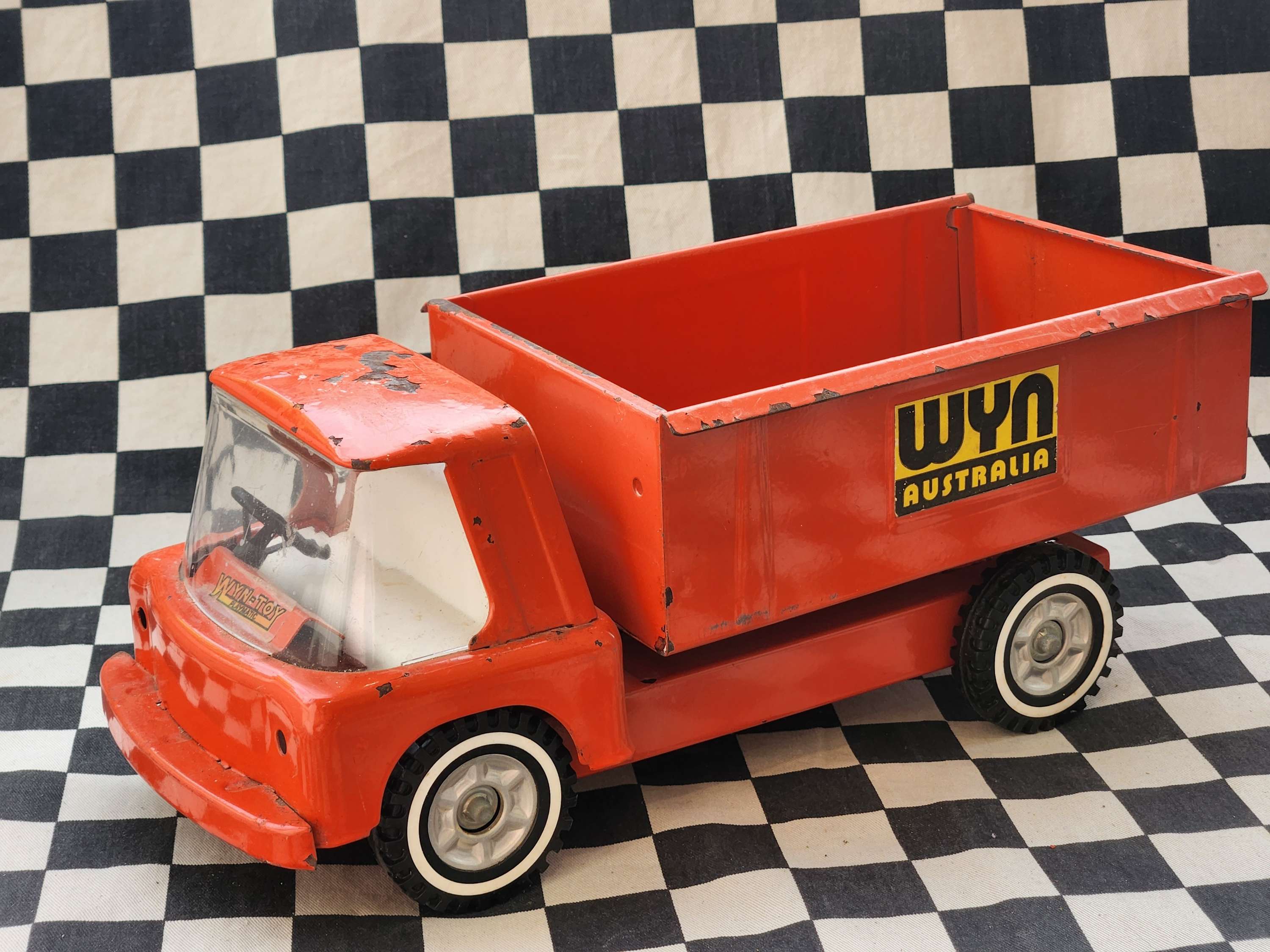 Vintage Wyn Toys Tin Dump Truck