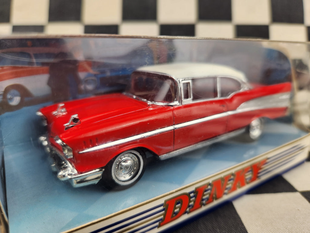 Matchbox Dinky 1:43 1957 Chevrolet Bel Air