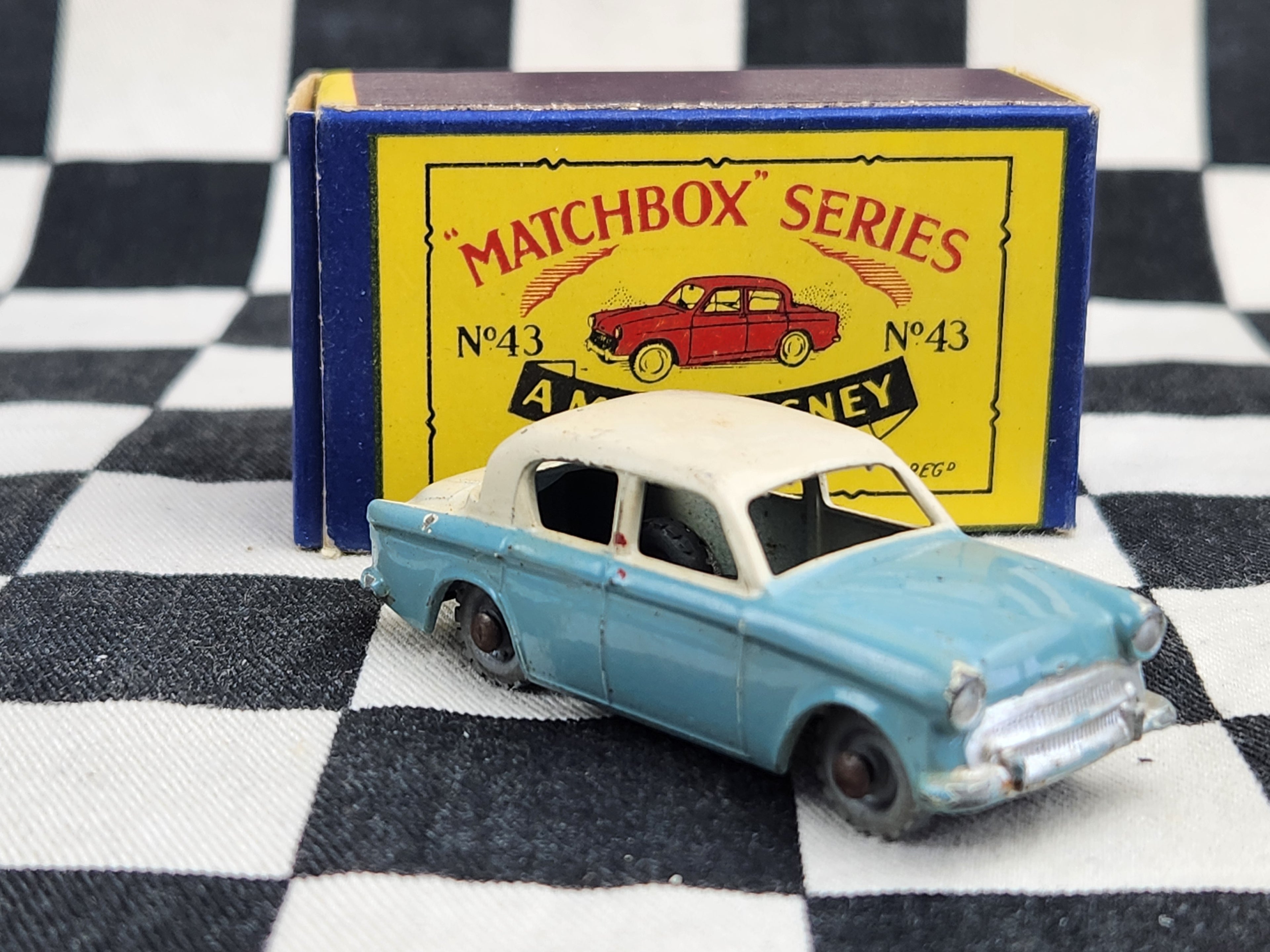 Matchbox Lesney Moko No43 Hillman Minx in Original Box