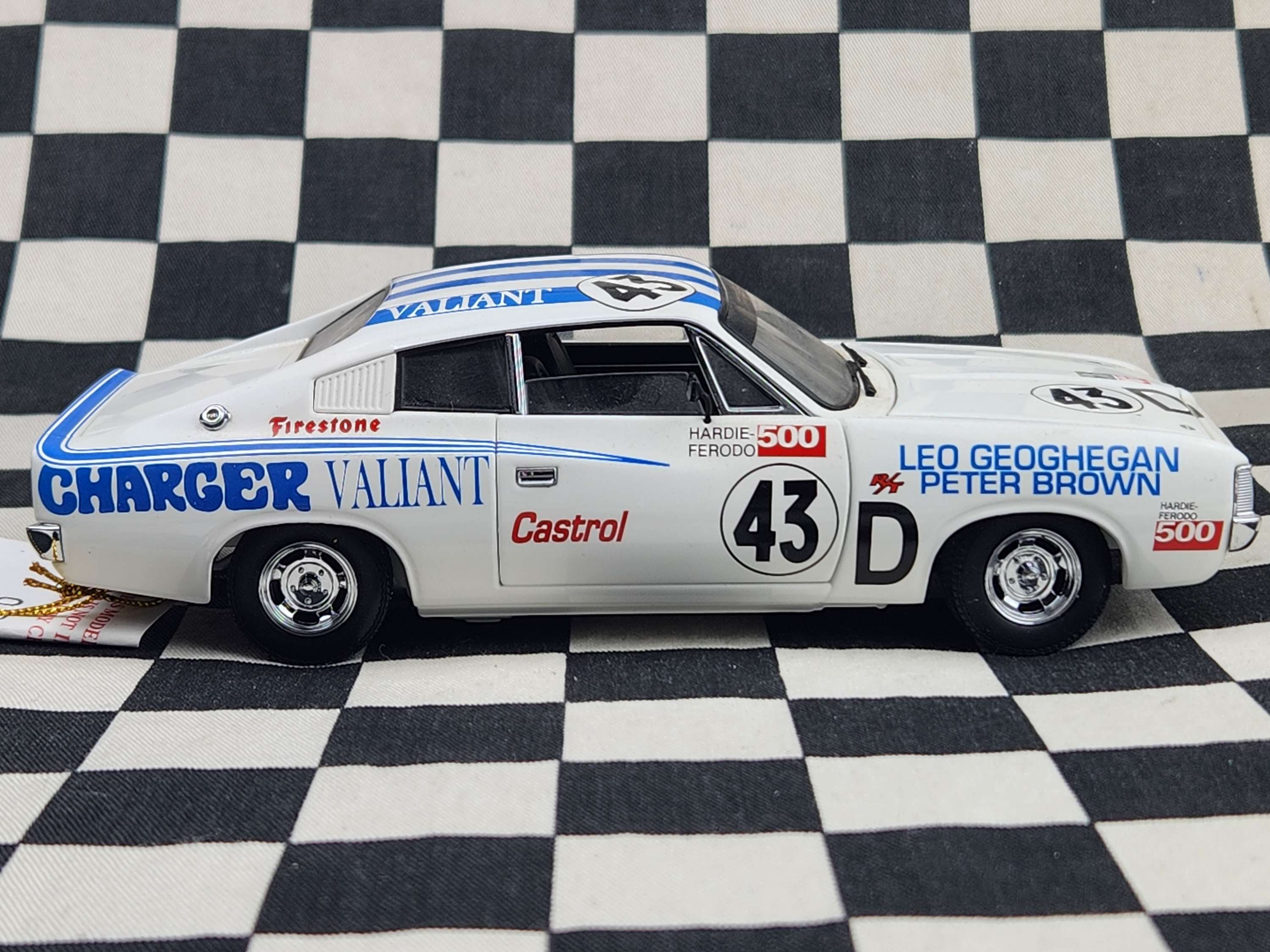 Trax 1/24 Superscale Valiant R/T E38 Charger Bathurst 1971 Leo Geoghegan