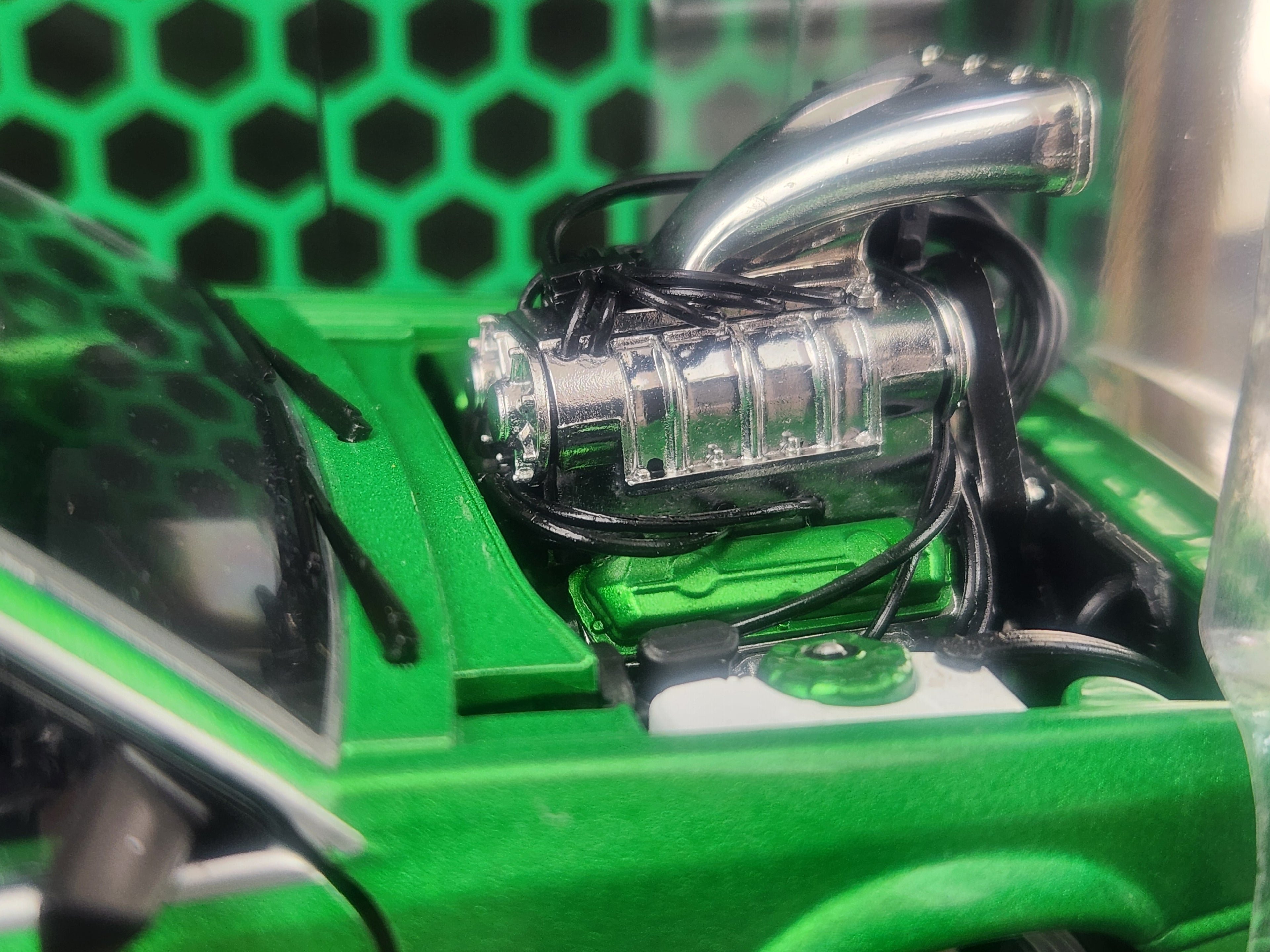 DDA Collectables 1:24 Blown Holden VL Calais Custom Green