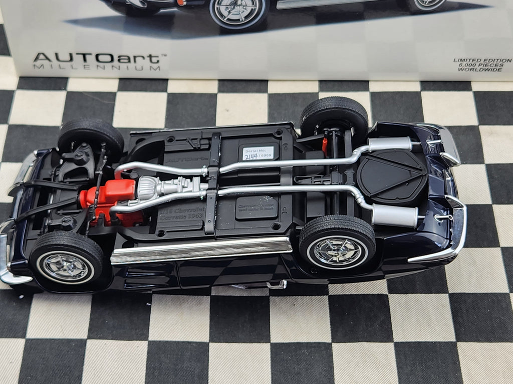 Autoart Millennium 1963 Corvette Stingray Dark Blue