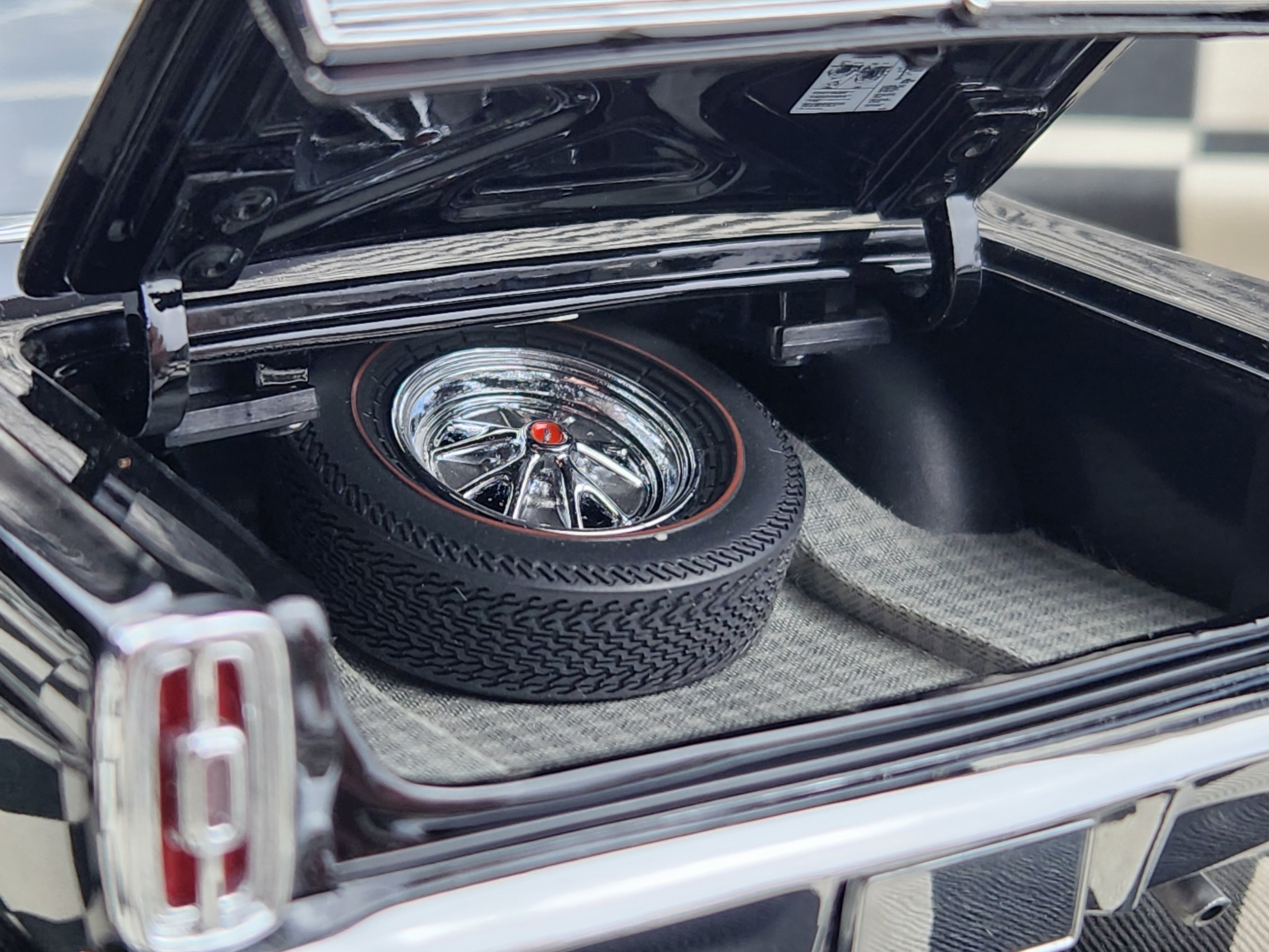 1/18 GMP 1966 Ford Fairlane GTA Black