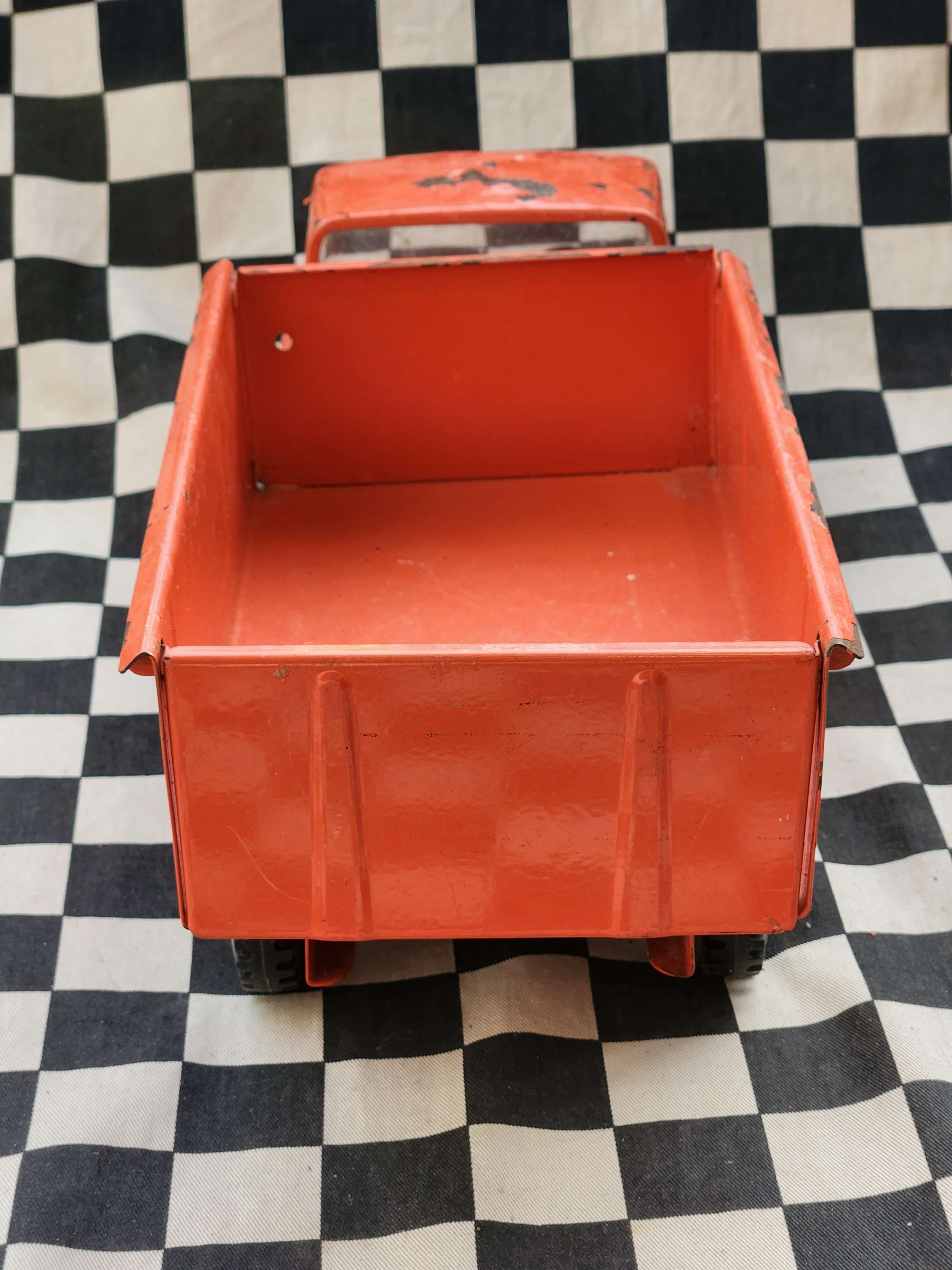 Vintage Wyn Toys Tin Dump Truck