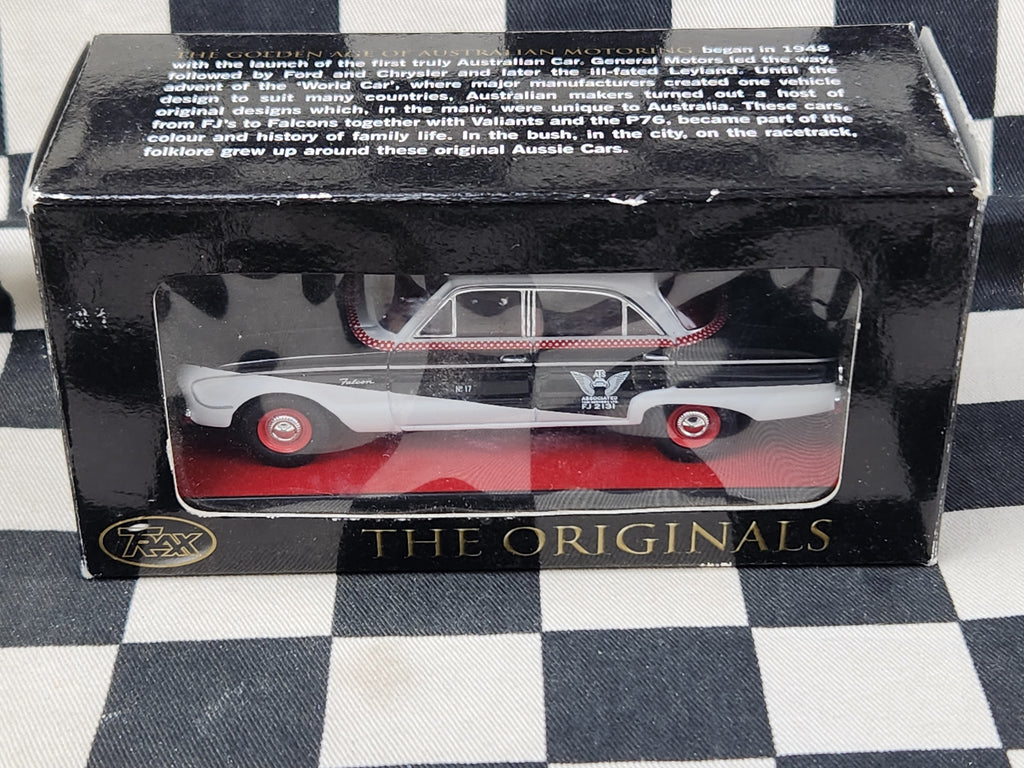 Trax 1/43Ford XK Falcon Associated Taxi TR26G