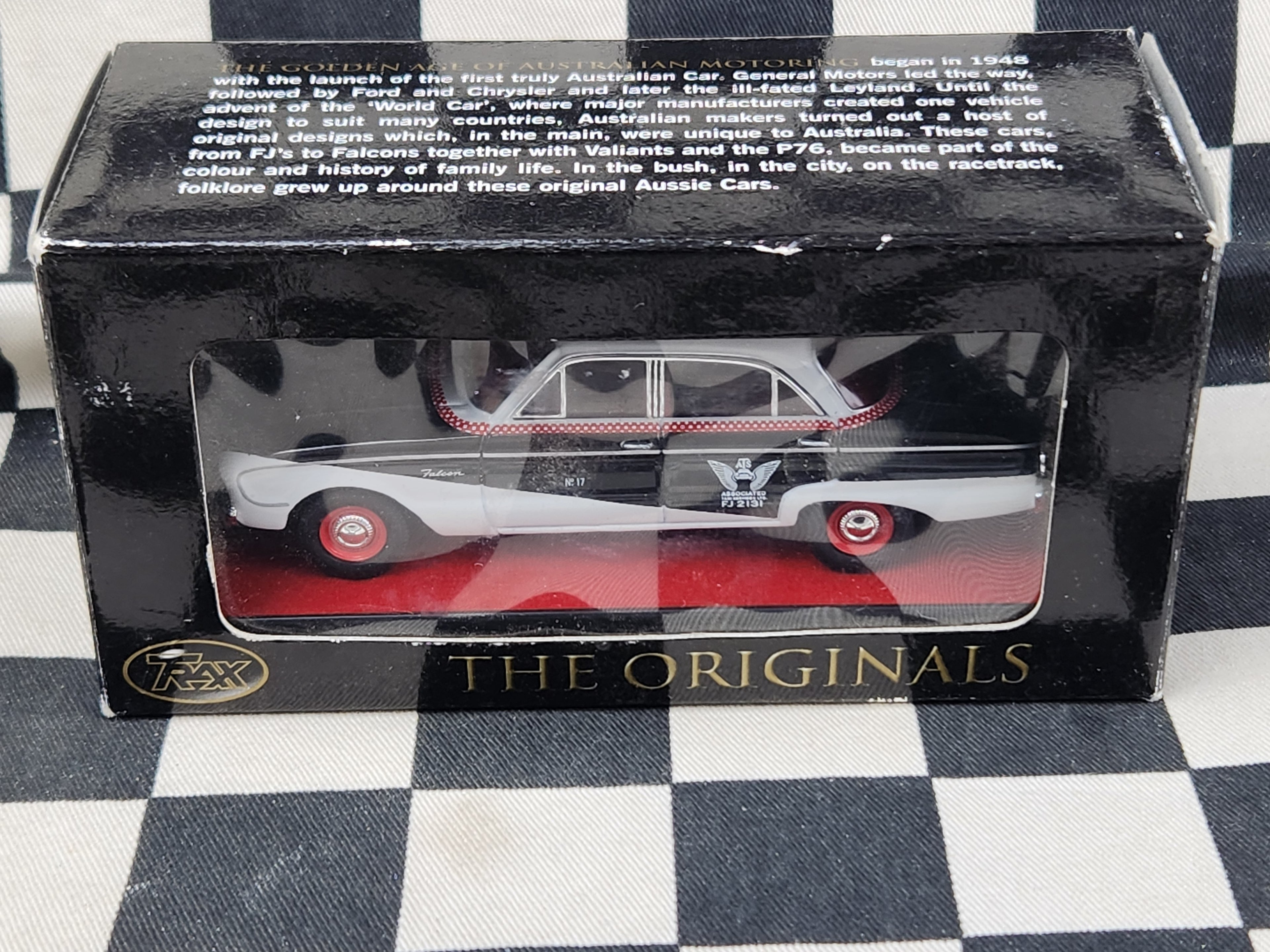 Trax 1/43Ford XK Falcon Associated Taxi TR26G