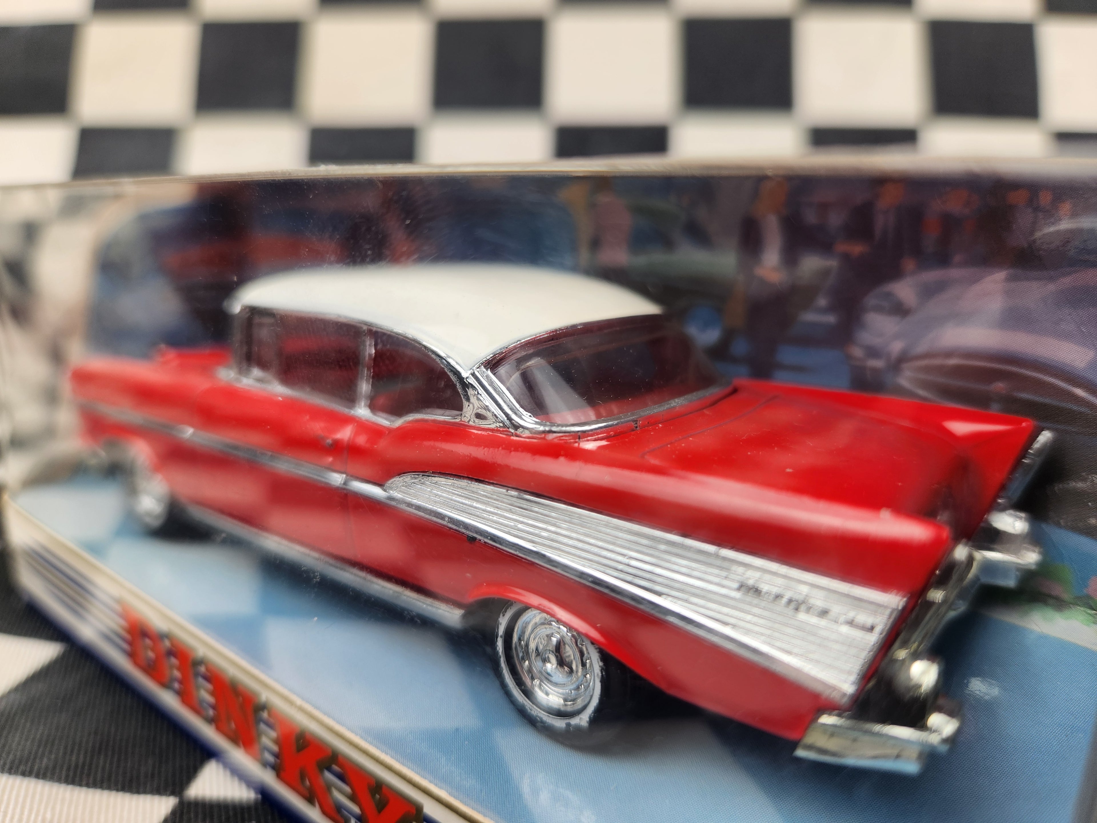 Matchbox Dinky 1:43 1957 Chevrolet Bel Air