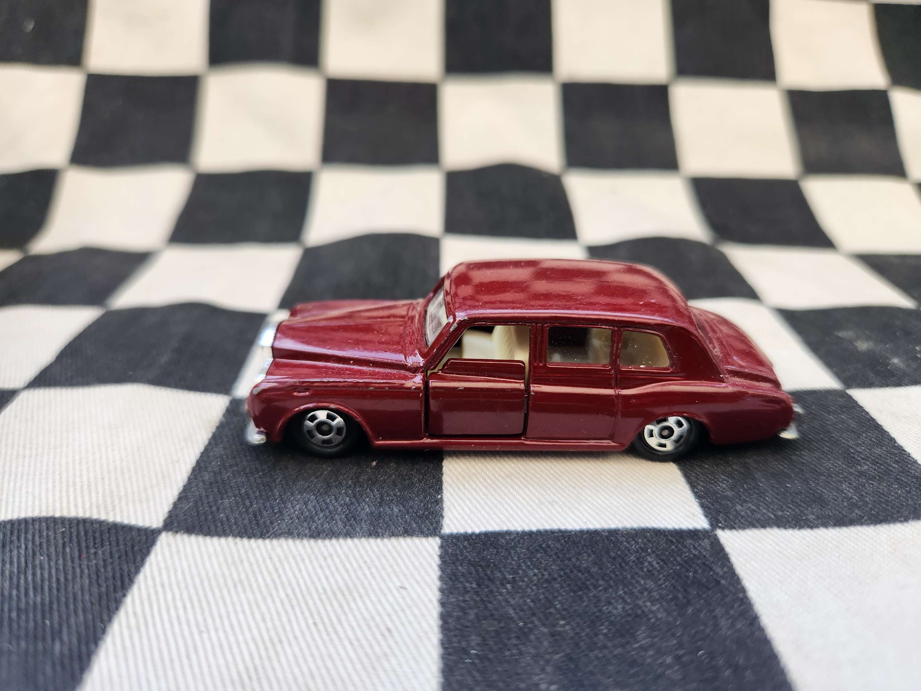 Vintage Loose Tomica Rolls Royce Phantom VI