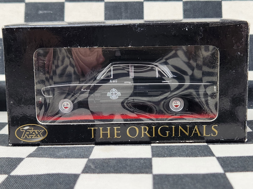Trax 1/43Ford XK Falcon Silver Top Taxi TR26J