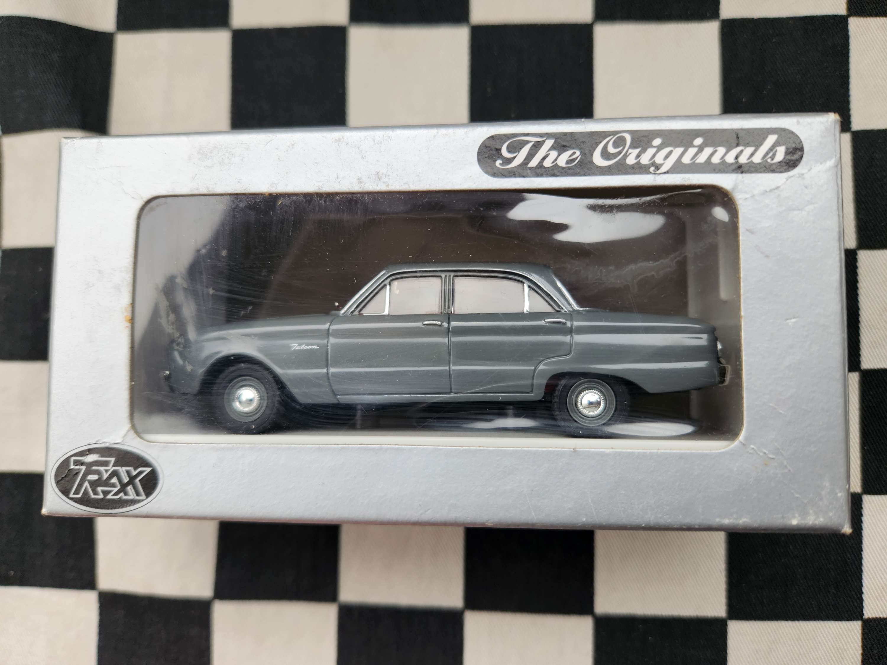 Trax 1:43 Ford Falcon XK Sedan Grey TR26E