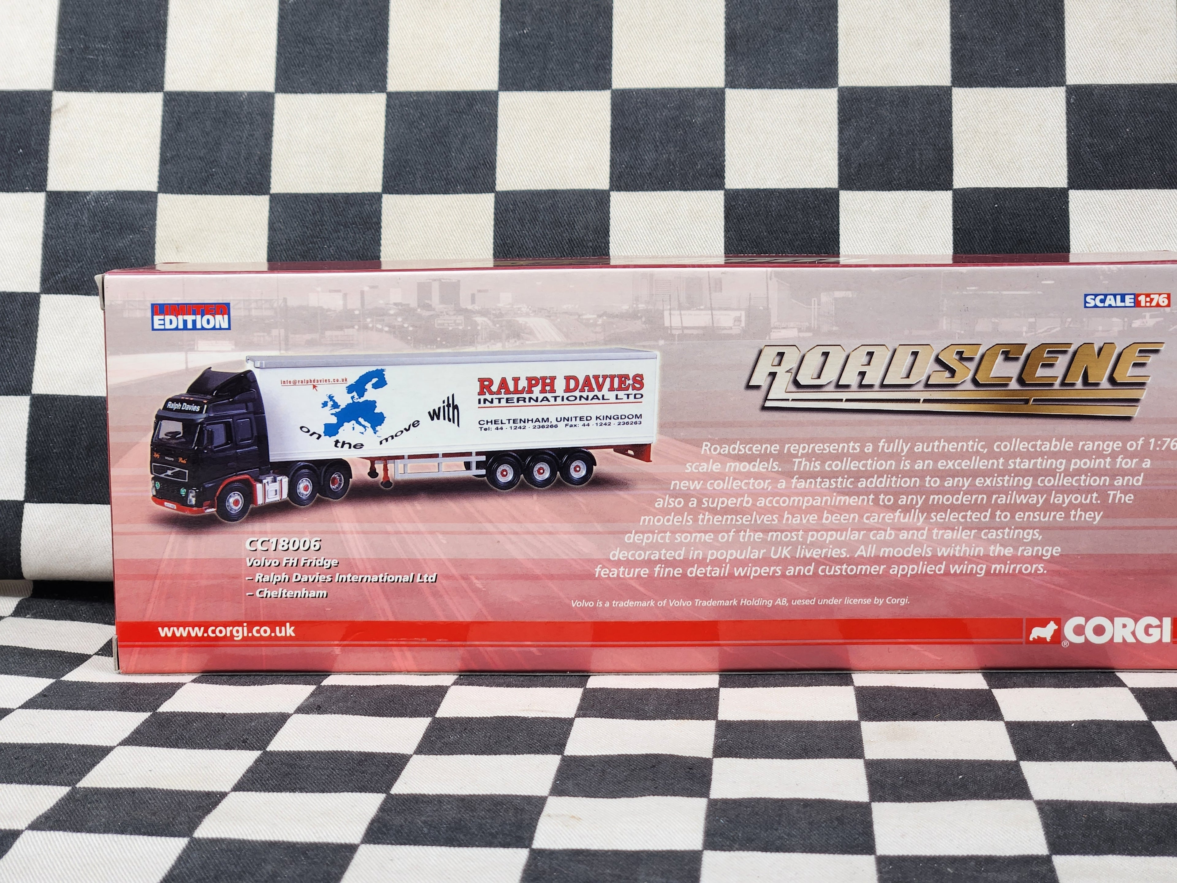 Corgi Roadscene 1:76 Volvo FH Fridge Semi Trailer Truck Ralph Davies Int