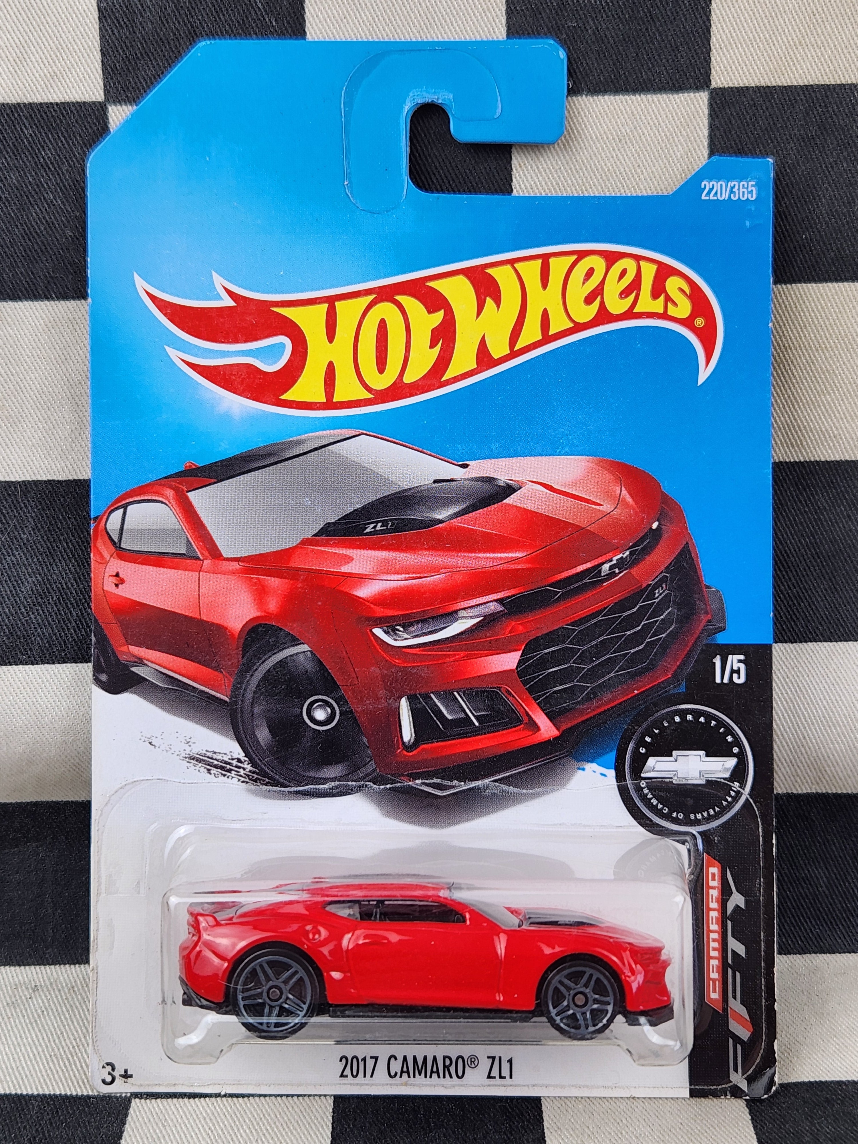 Hot Wheels 2018 Camaro Fifty Years 2017 Camaro ZL1 Red