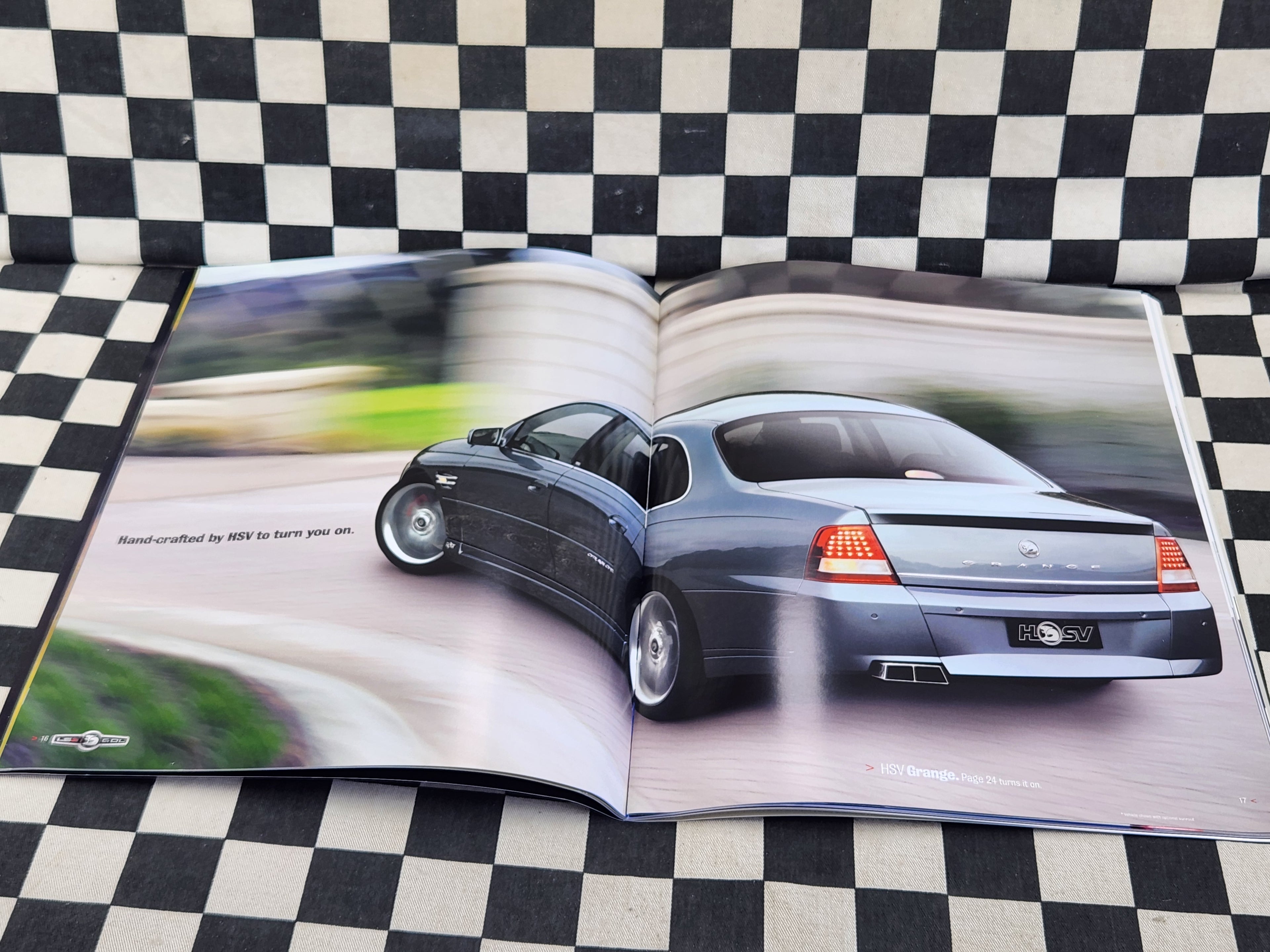 HSV Holden Commodore VE 2005 FULL RANGE 36 Page Sales Brochure