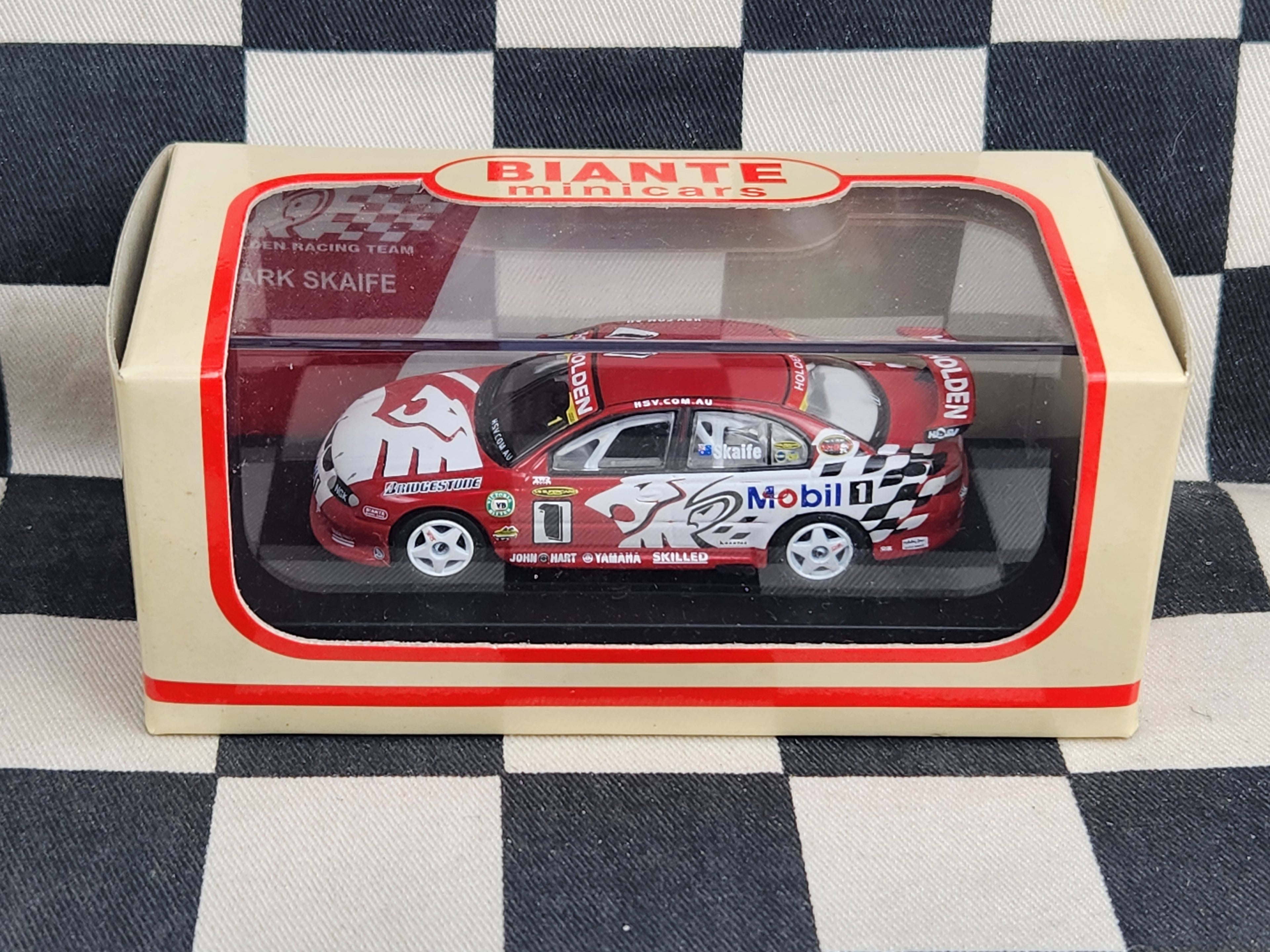 Biante 1:64 Holden Racing Team VX Commodore #1 Skaife
