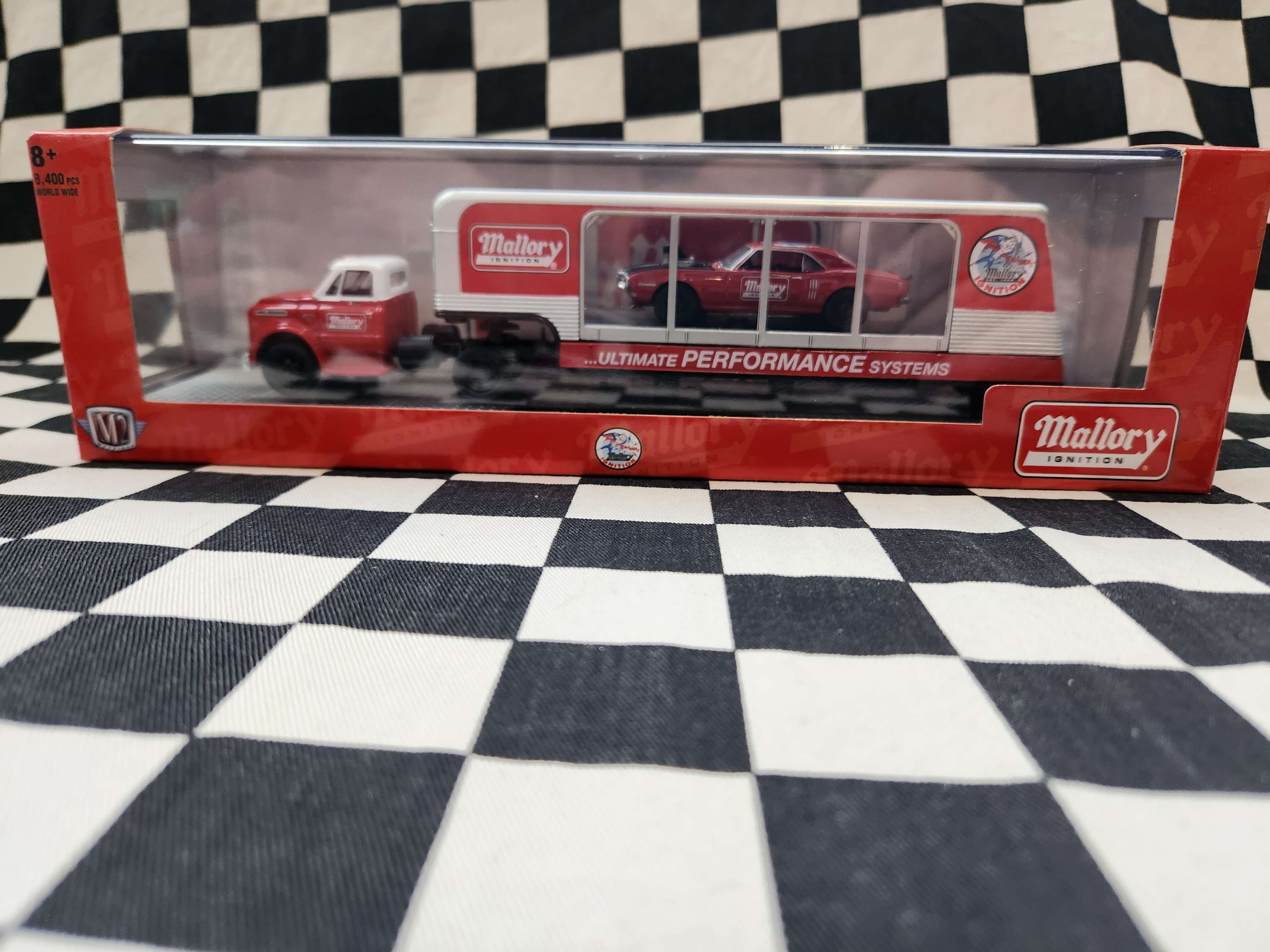 M2 Machines Transporters Mallory 67 Chevrolet C60 Truck / 68 Pontiac Firebird