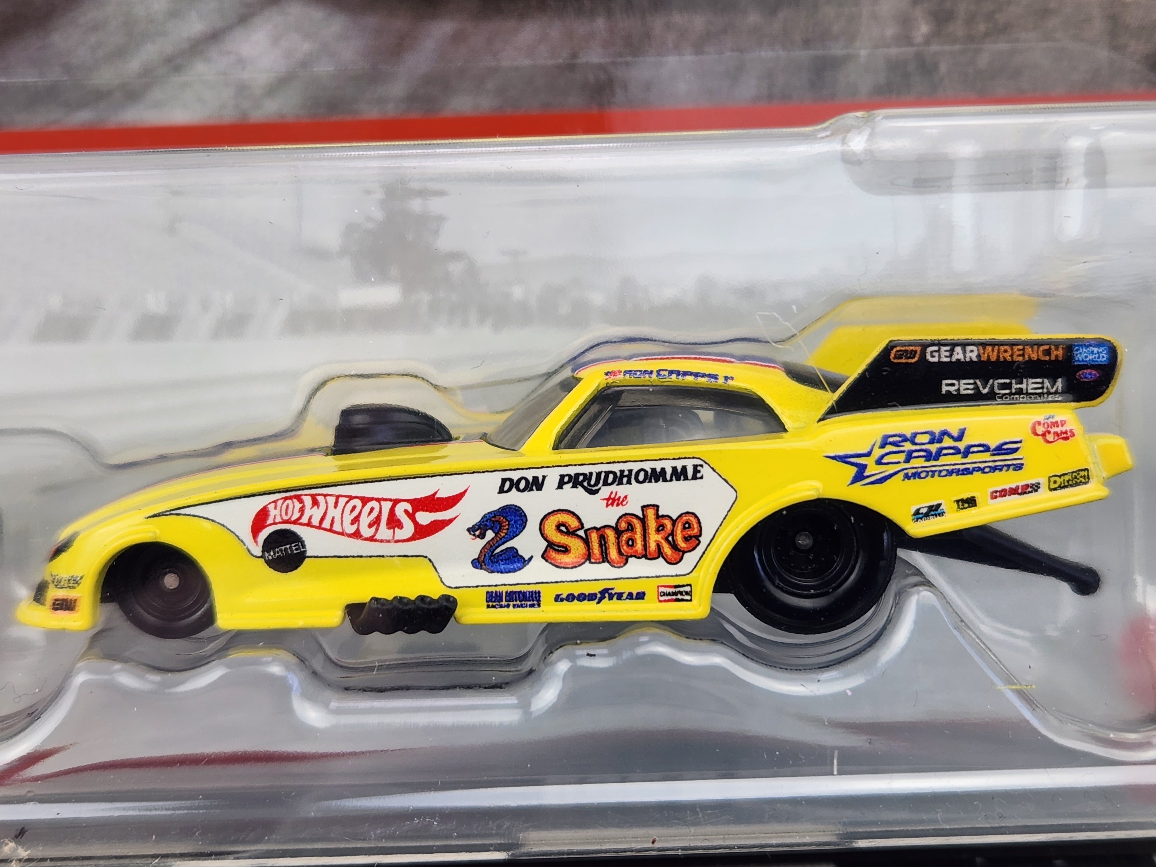 Hot Wheels Premium Twin Pack Don The Snake Prudhomme 72 Plymouth Cuda Rob'n Pink
