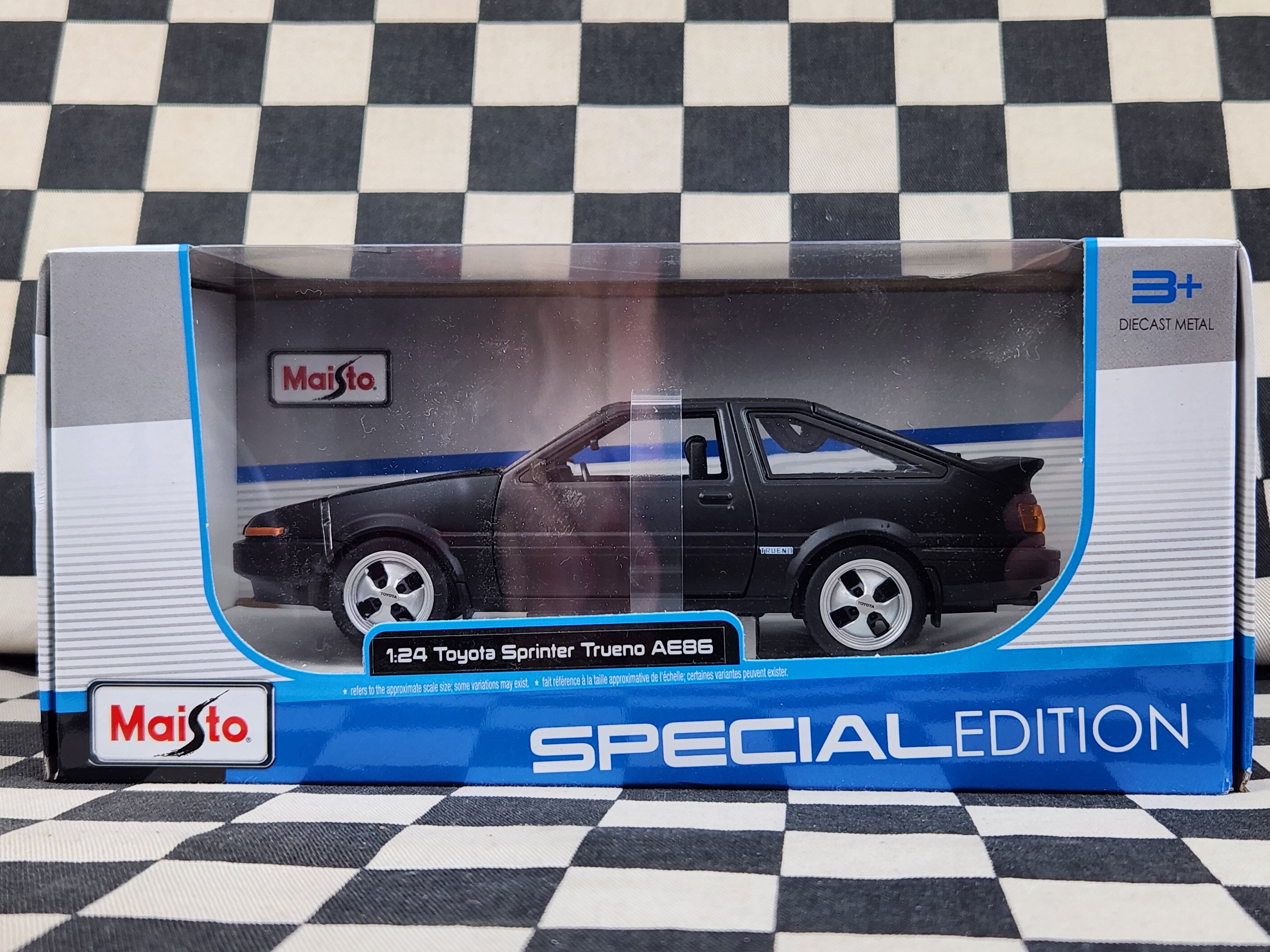 Maisto 1:24 Toyota Sprinter Trueno AE86