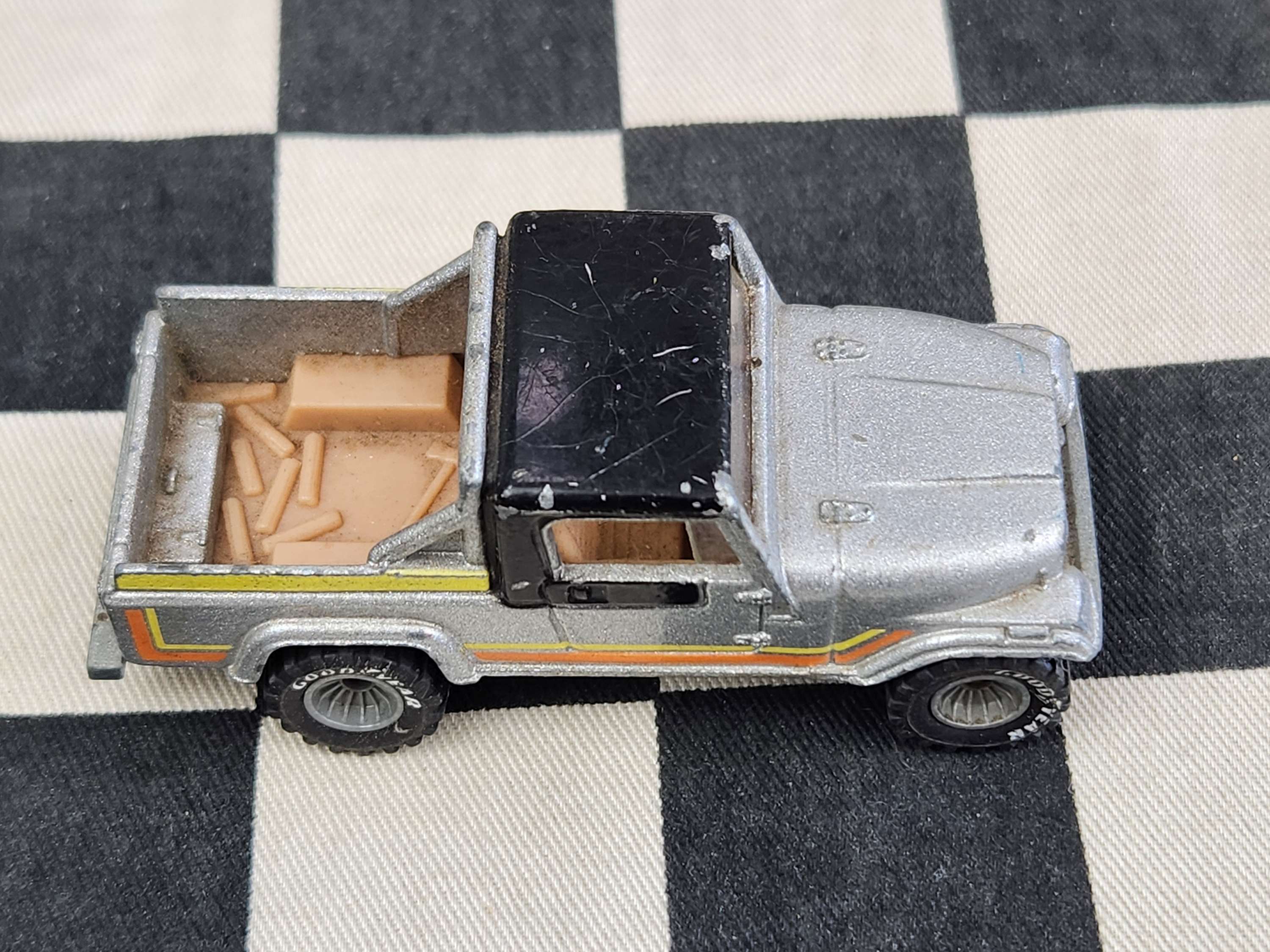 Vintage Loose Hot Wheels Jeep Scrambler Grey Hub Real Riders