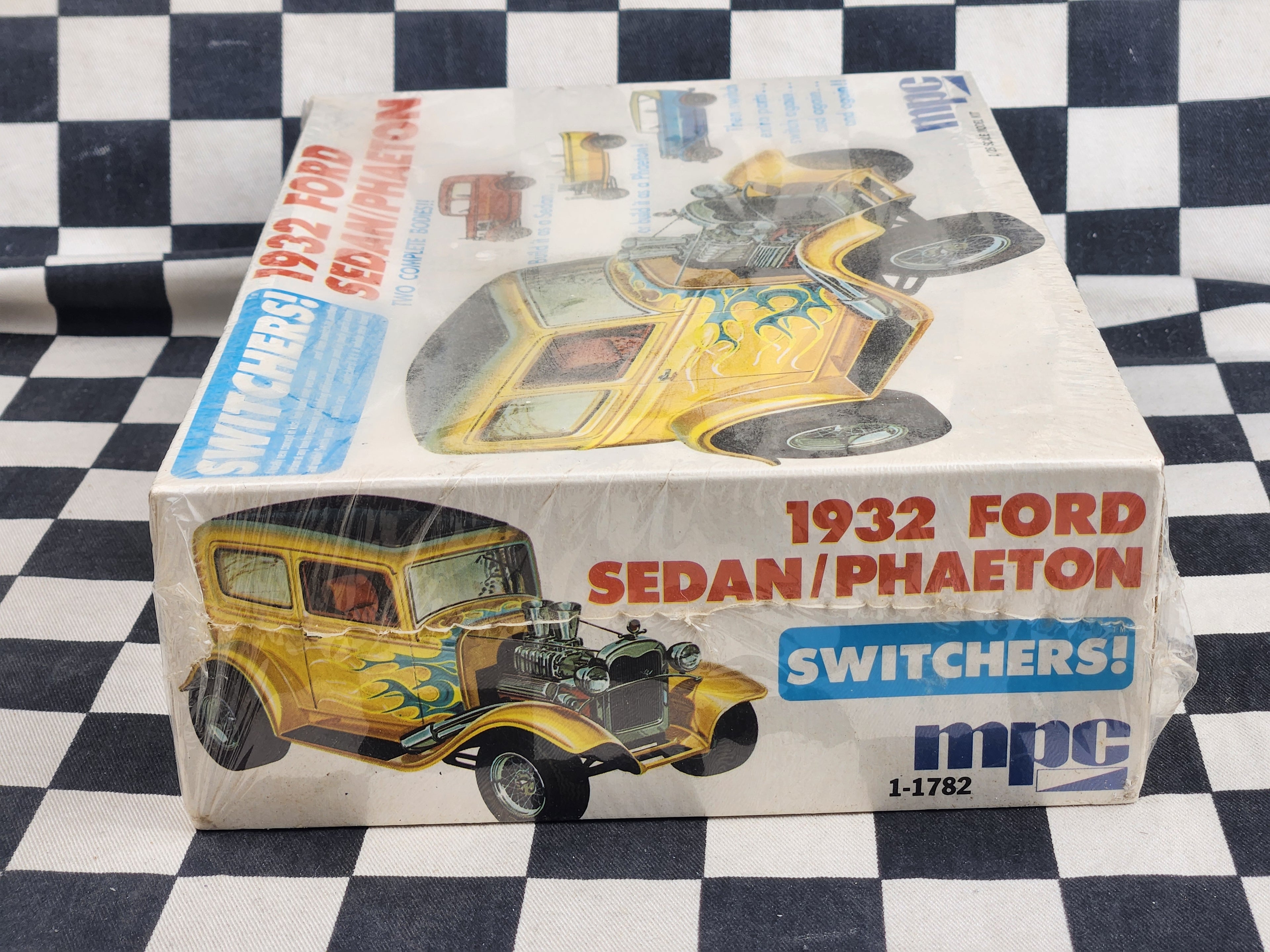 Rare Original SEALED! MPC 1932 Ford Sedan/ Phaeton Switchers Model Kit