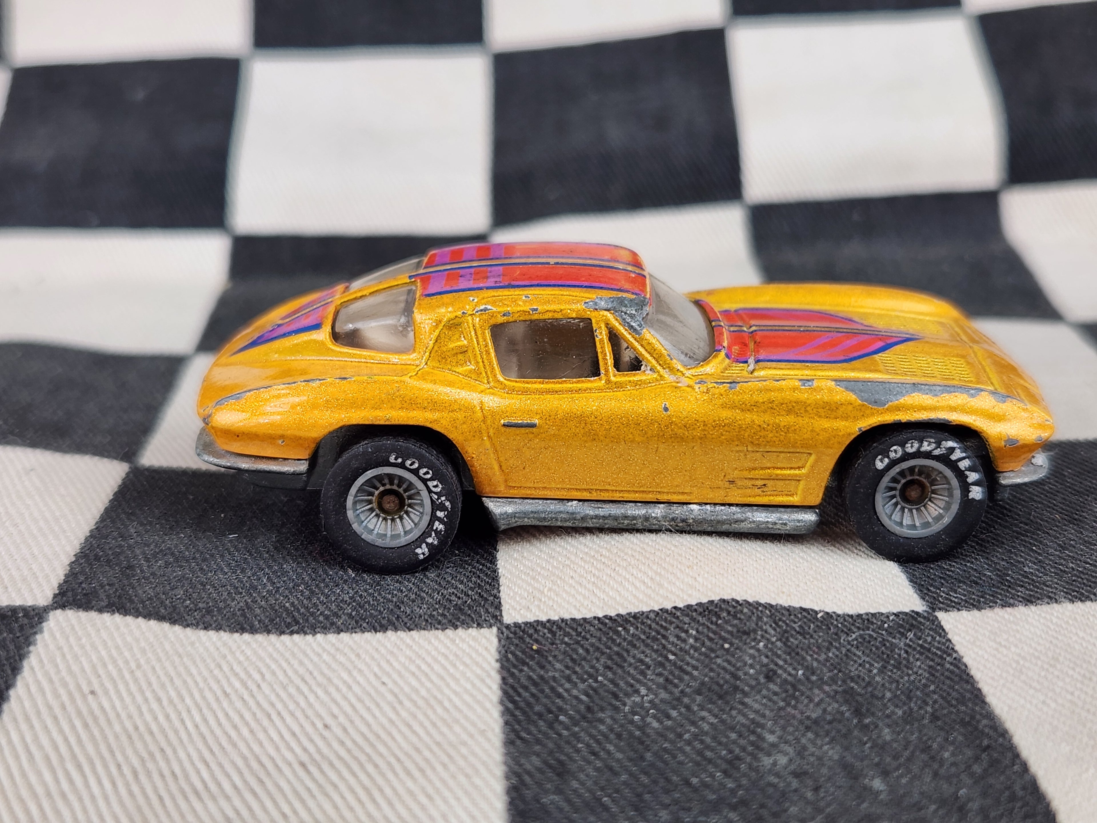 Vintage Loose Hot Wheels Hi Raker 63 Corvette Real Riders Gold