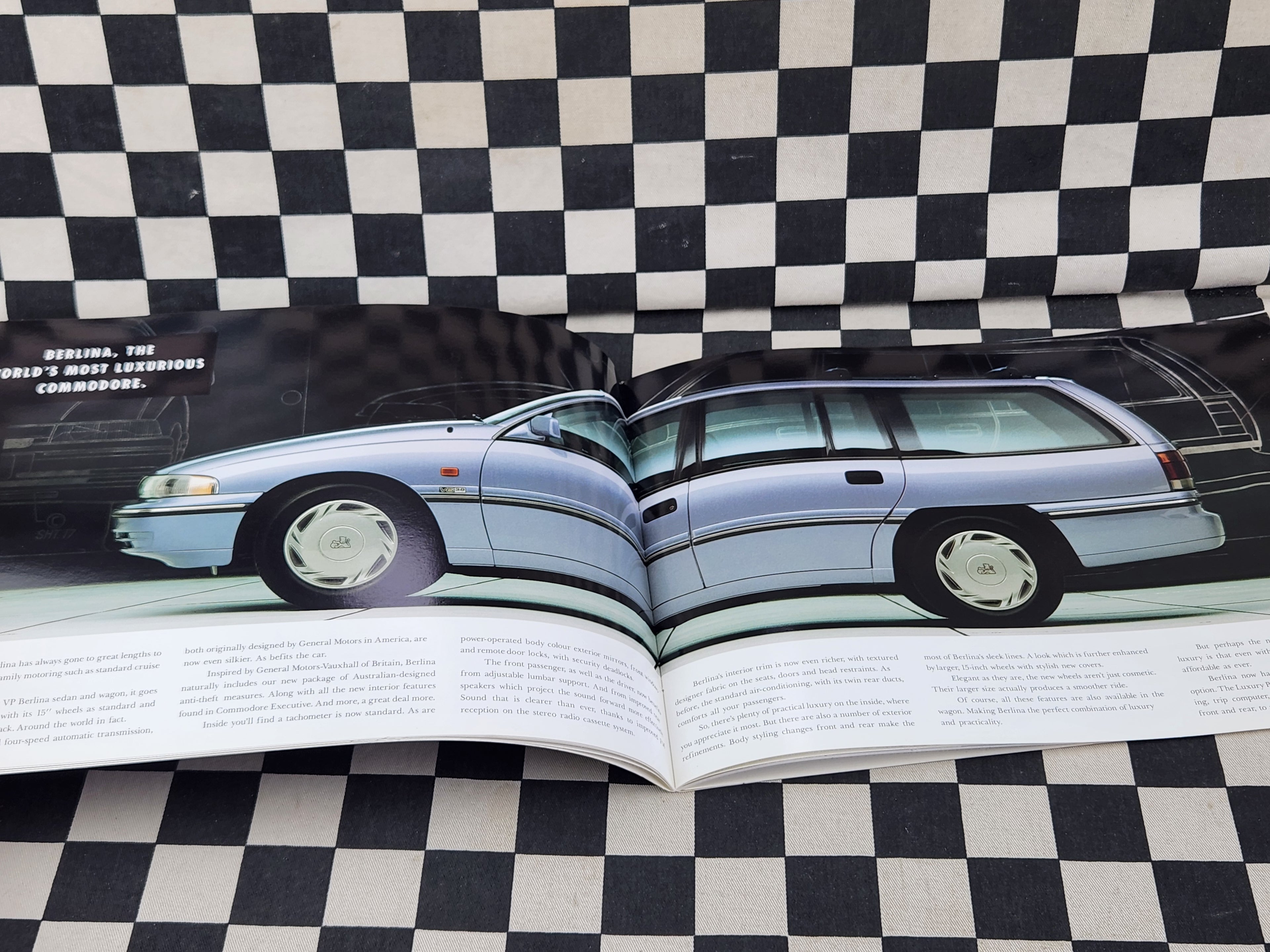 VP Holden Commodore V6 V8 Executive Berlina SS Sales Brochure