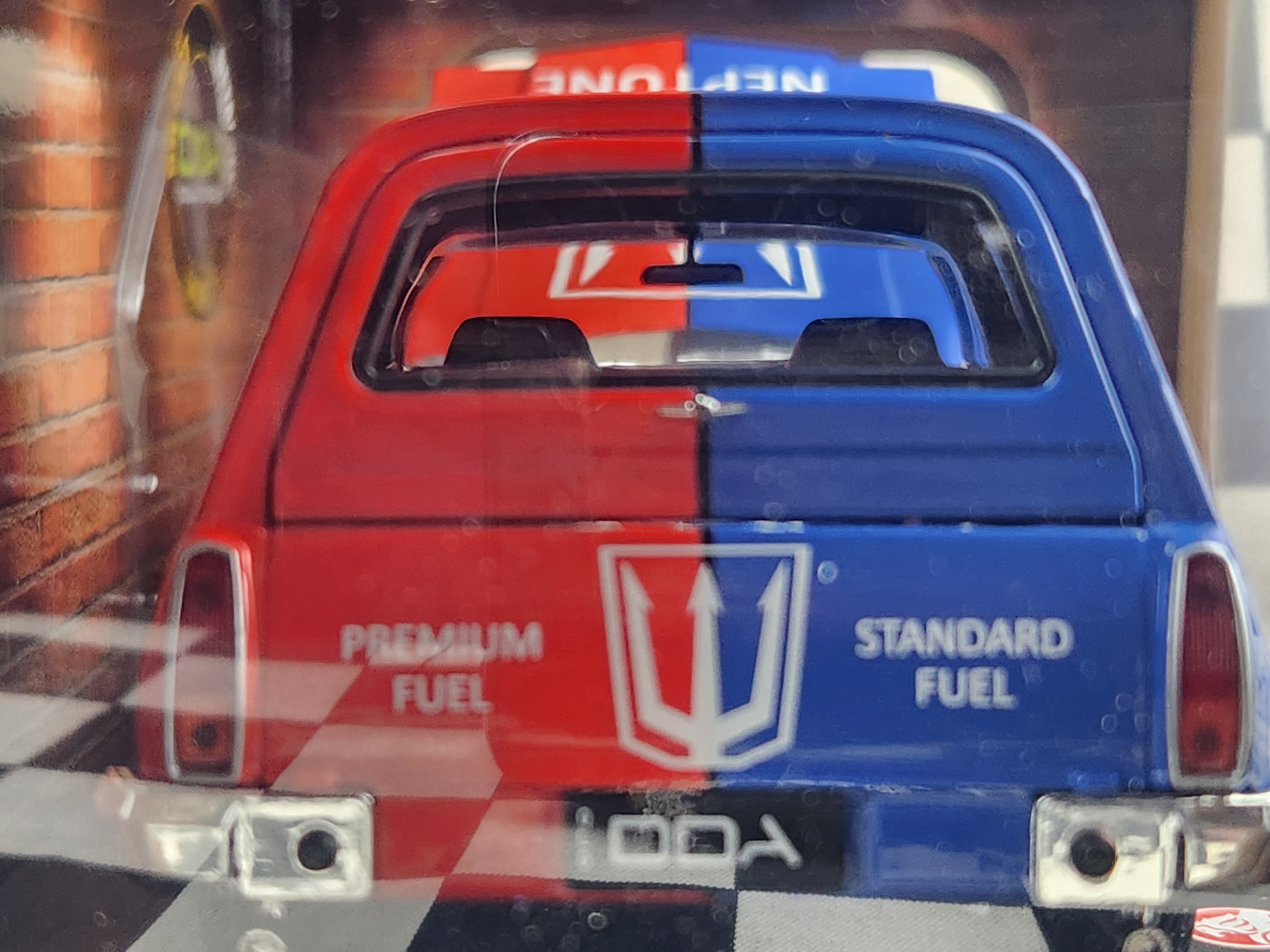 DDA Collectibles 1:24 Holden HJ Panel Van Neptune Fuel Detailed Series