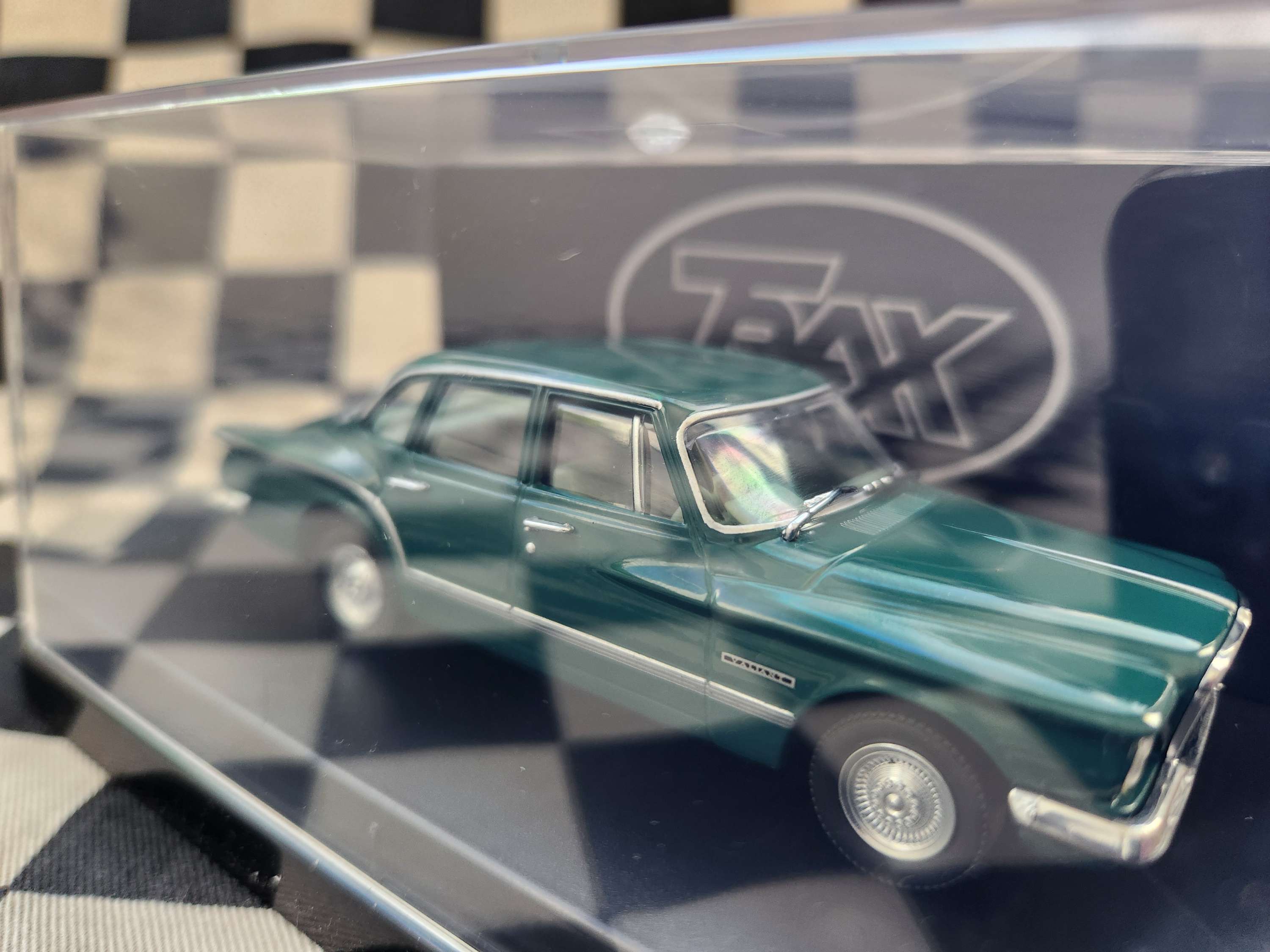 Trax 1/43 Valiant S Series TR36E Deep Green