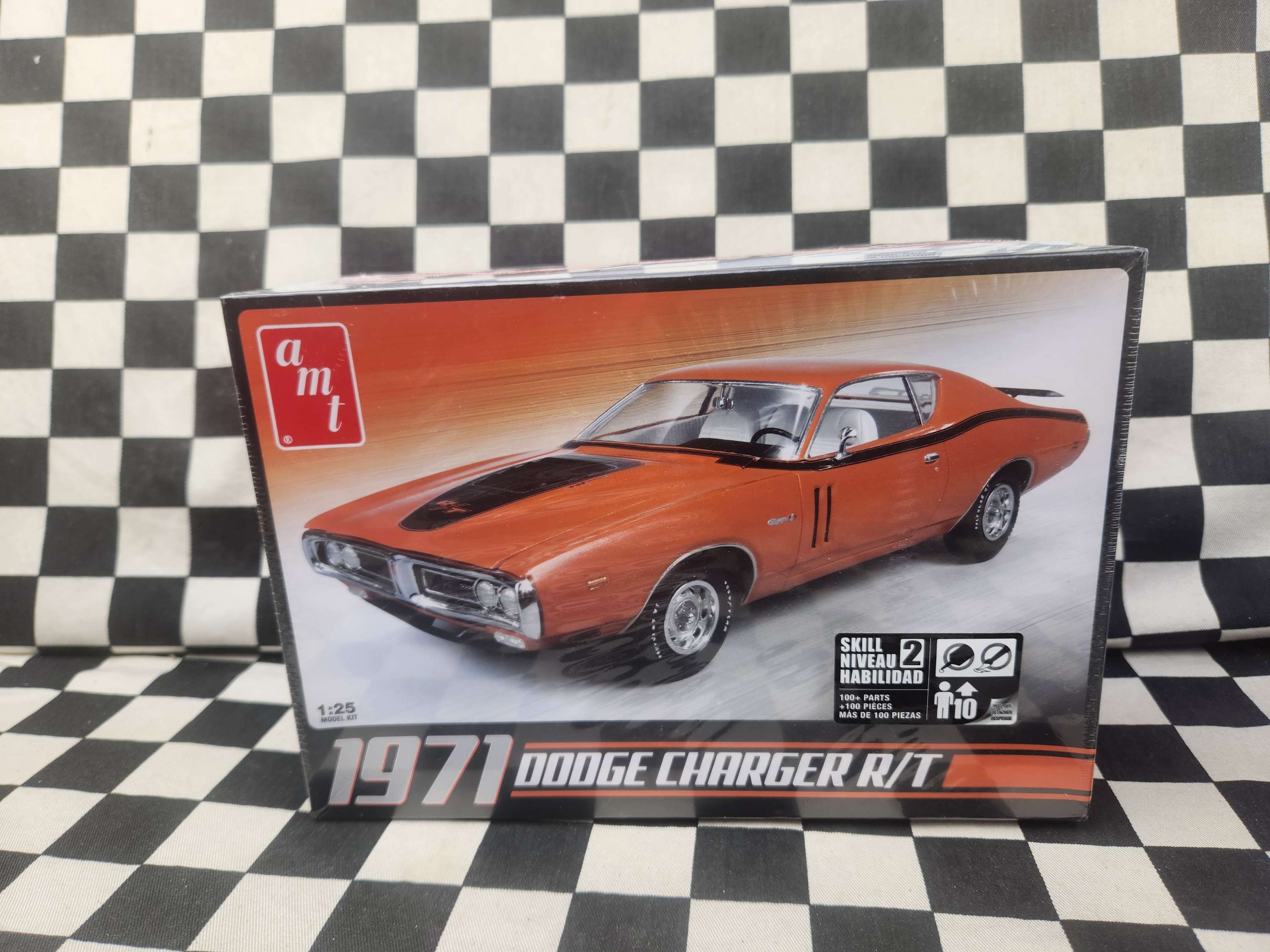 AMT 1:25 1971 Dodge Charger R/T Model Kit Sealed New