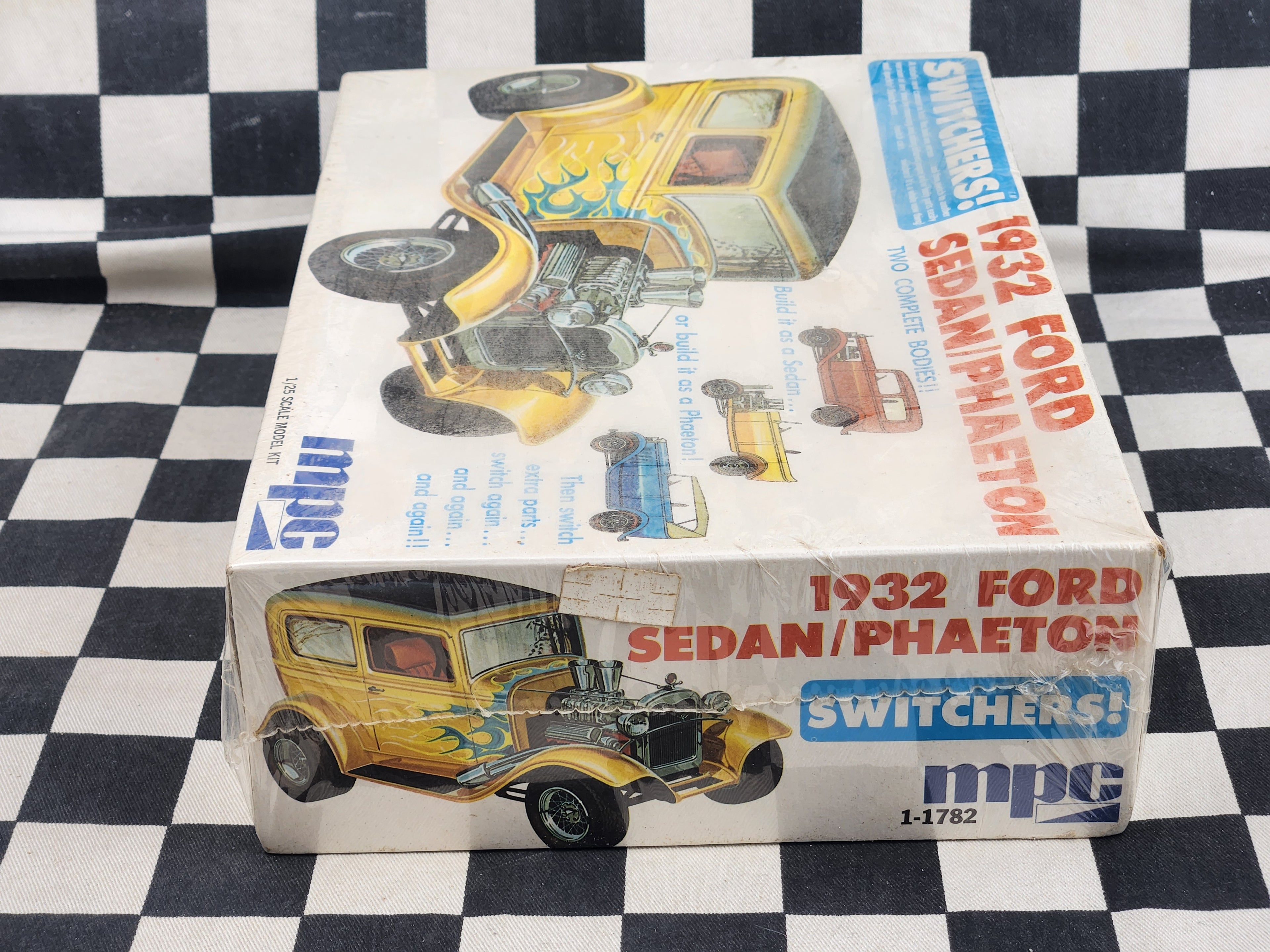 Rare Original SEALED! MPC 1932 Ford Sedan/ Phaeton Switchers Model Kit
