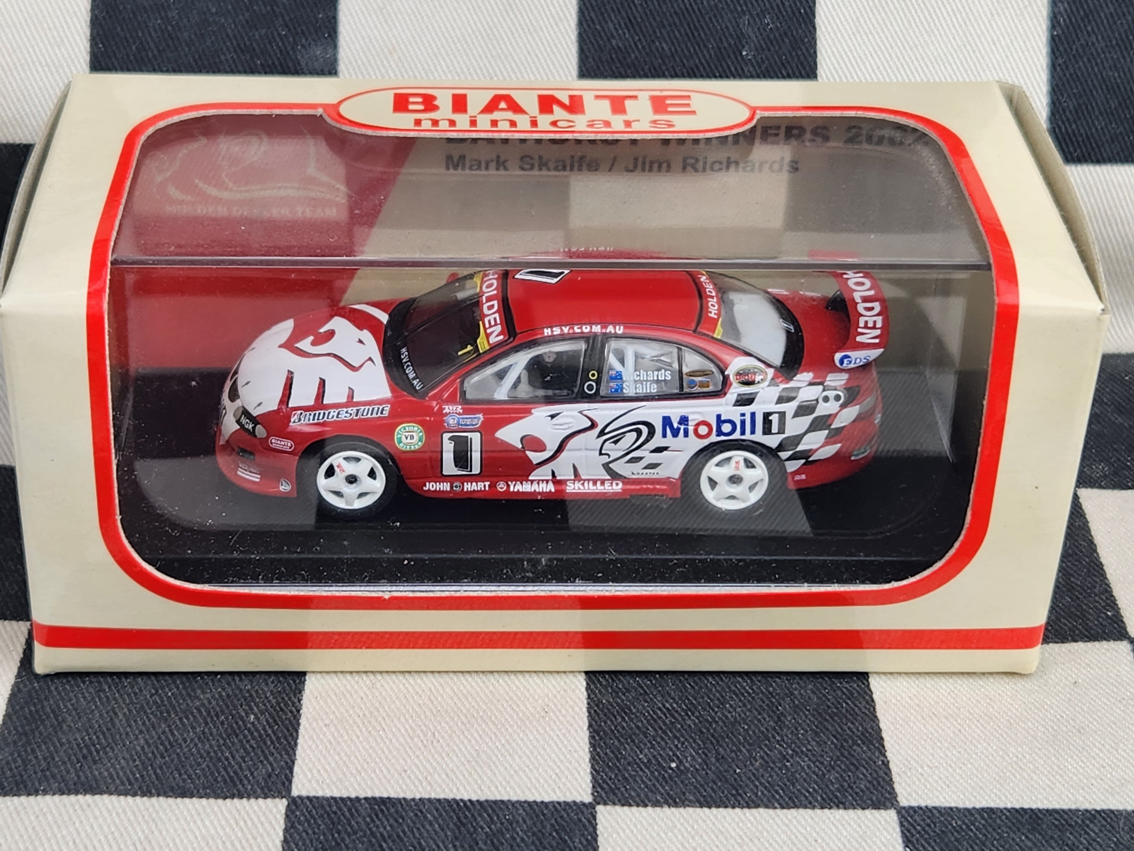Biante 1:64 Holden Racing Team 2002 Bathurst Winner Commodore #1 Skaife Richards