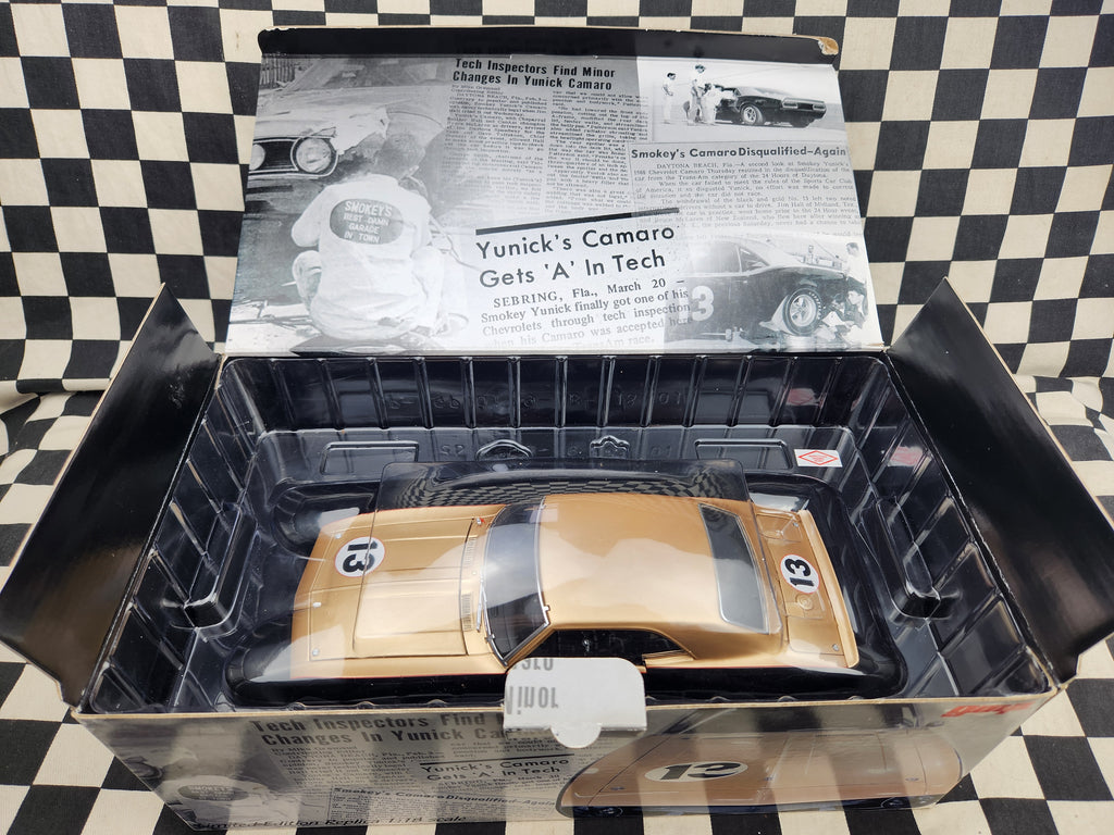 Gmp 1/18 1968 Smokey Yunik Camaro
