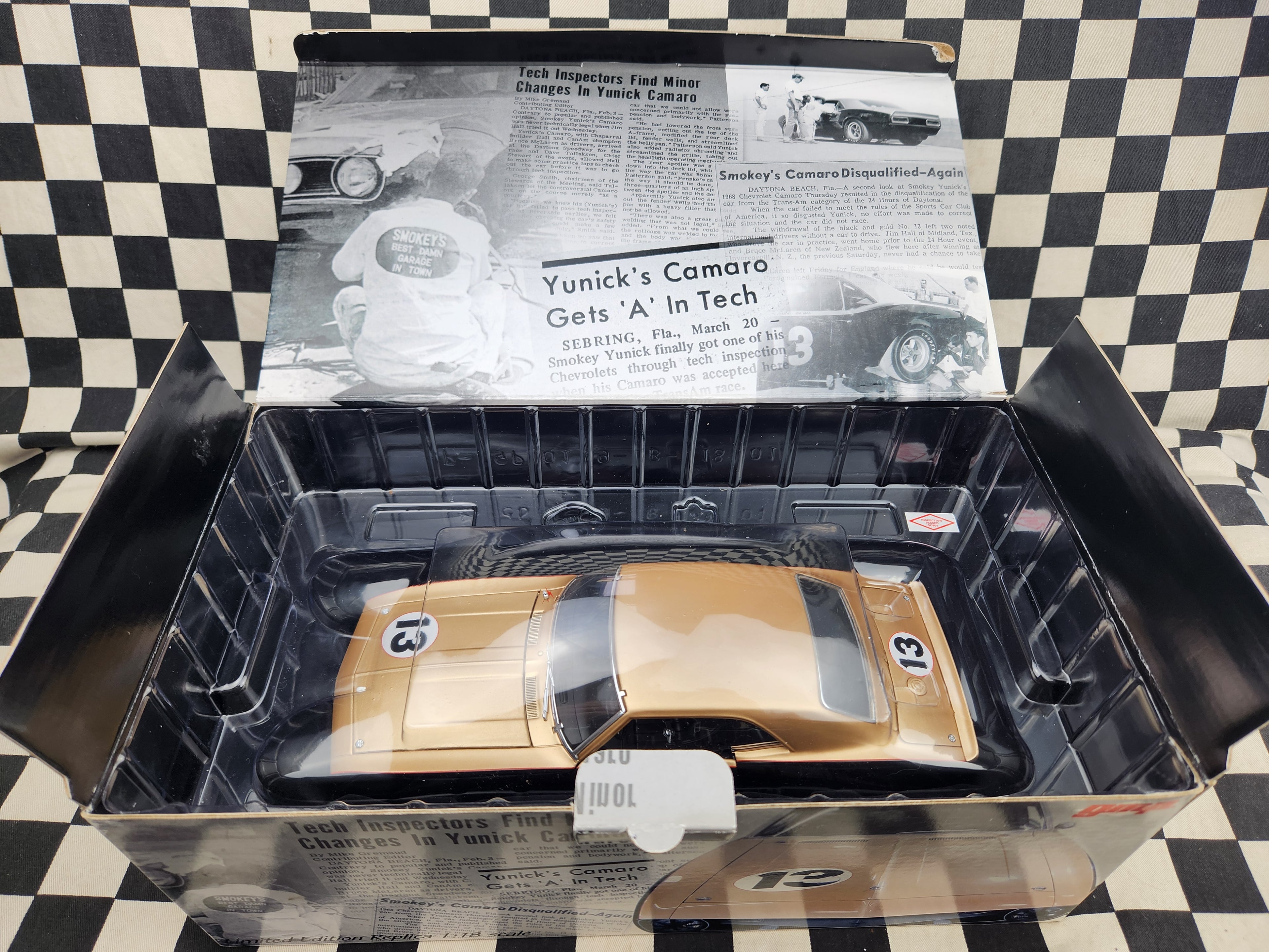 Gmp 1/18 1968 Smokey Yunik Camaro