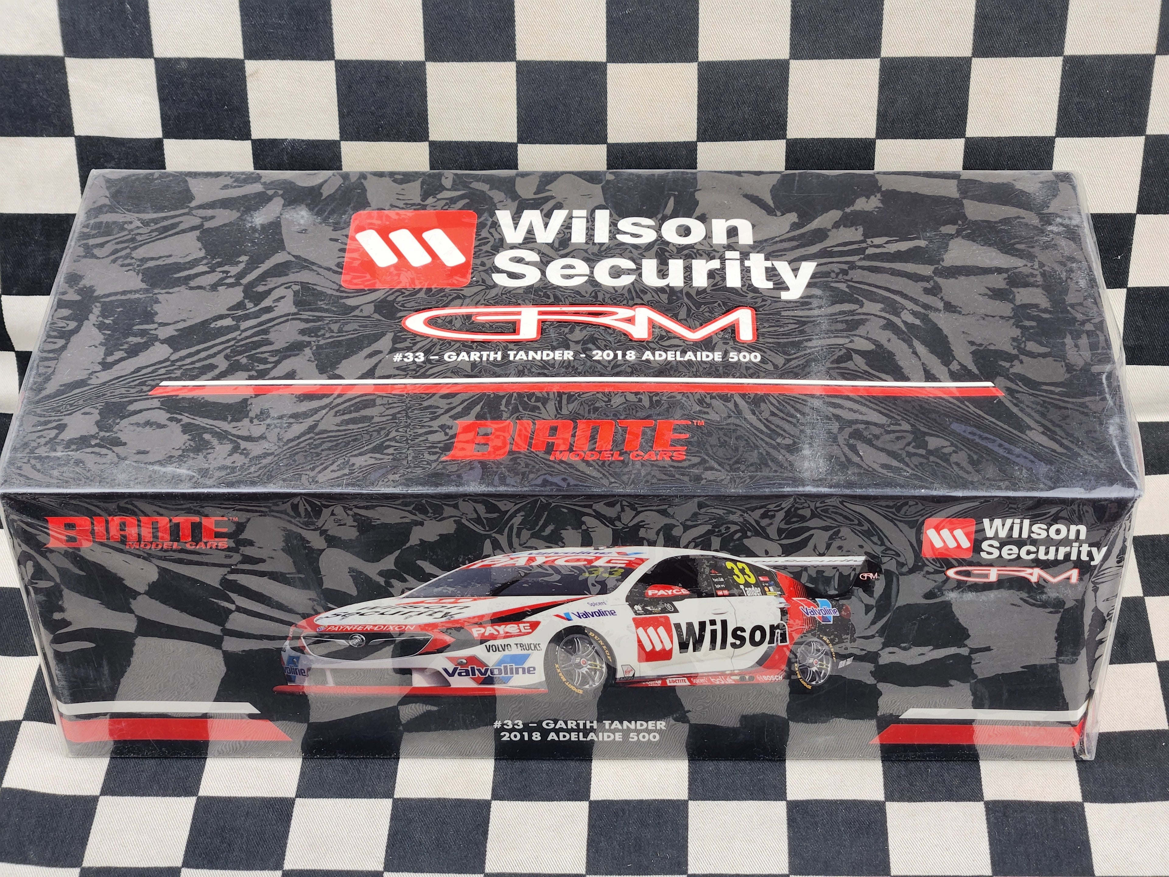 Biante 1:18 2018 Adelaide 500 Holden Commodore #33 Garth Tander