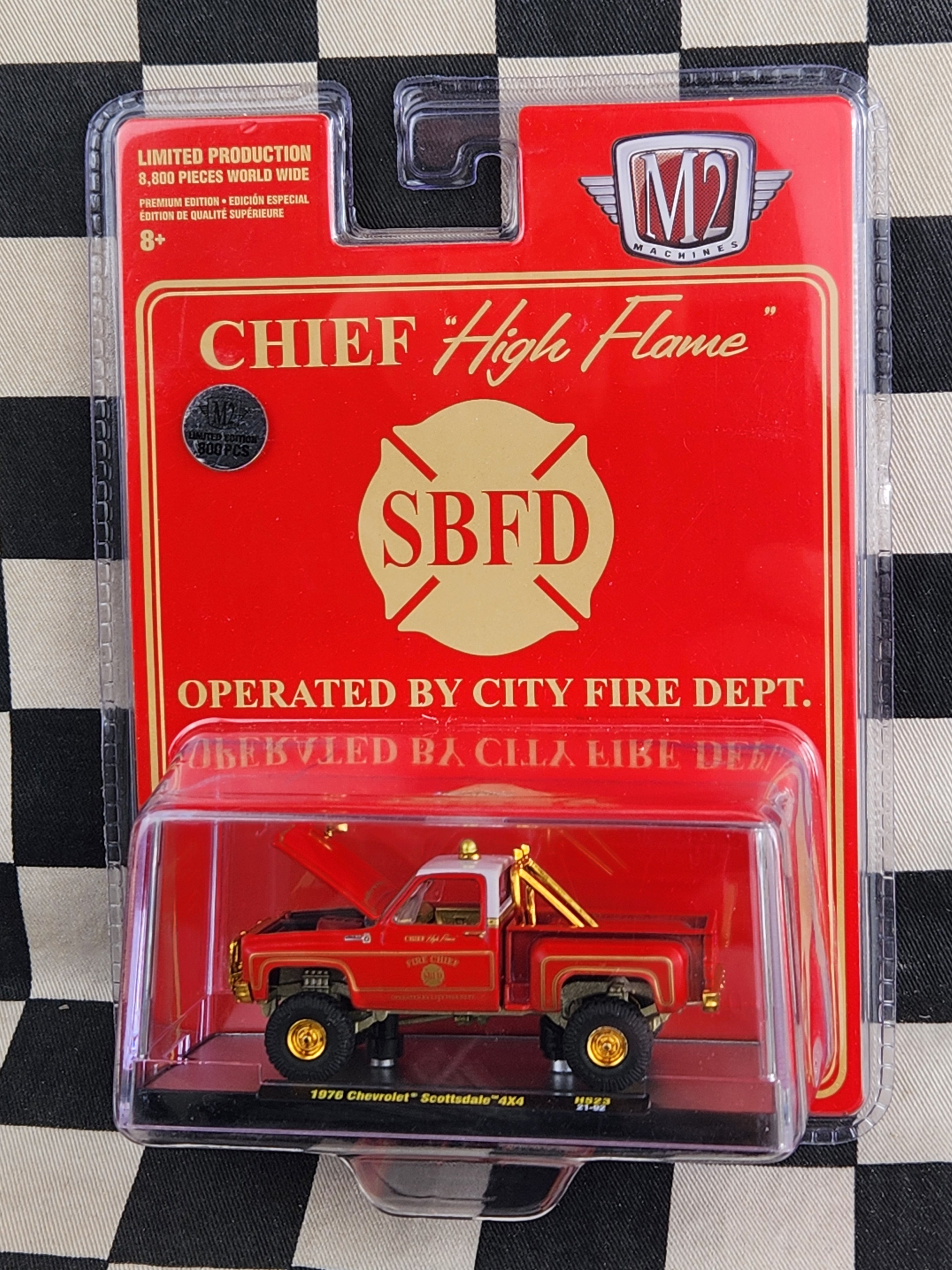 M2 Machines CHASE Fire Chief 1976 Chevrolet Scottsdale 4x4 Pickup Truck