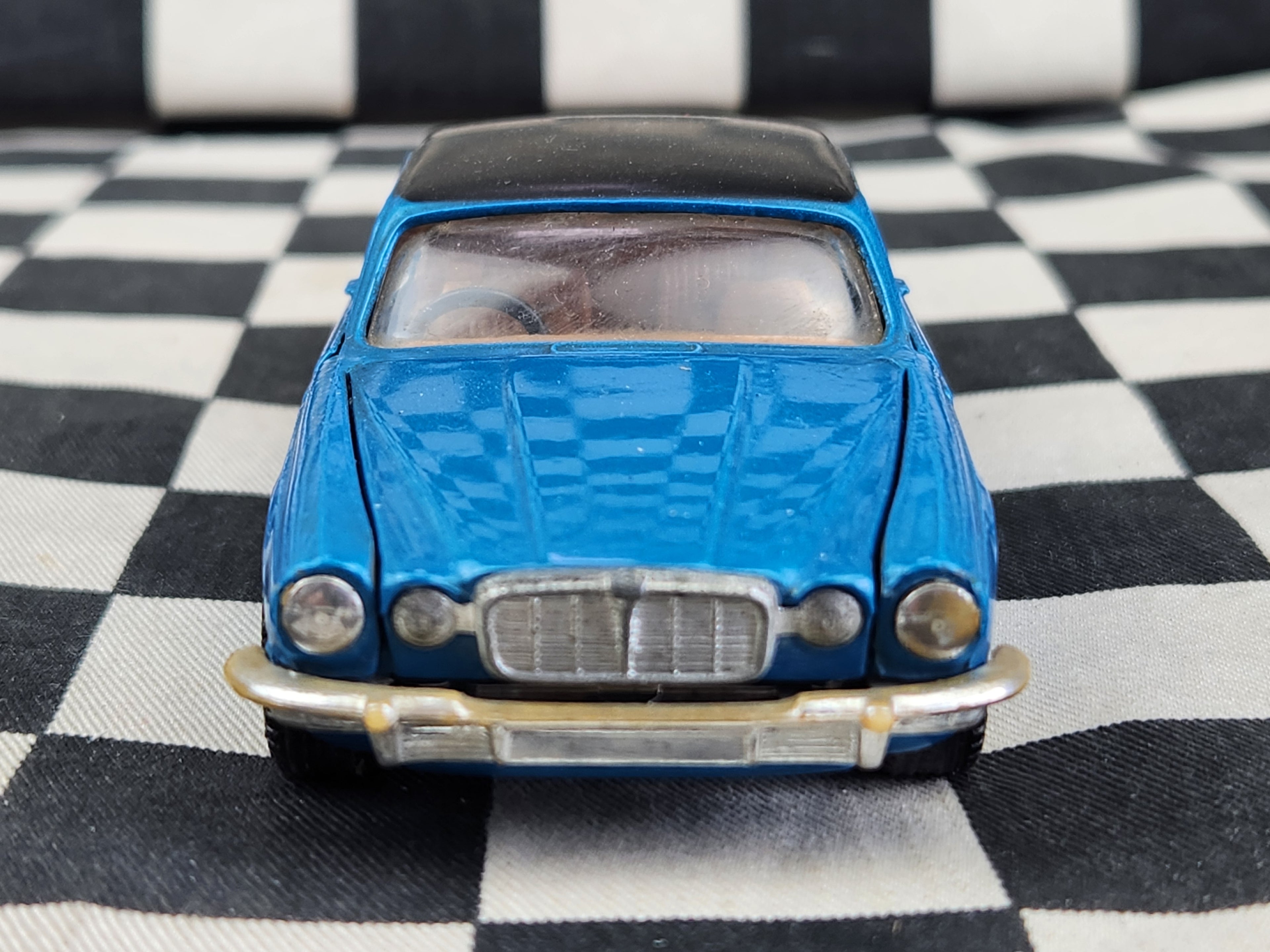 Vintage loose Corgi 1:43 Jaguar XJC V12 Blue ( Superkings Size)