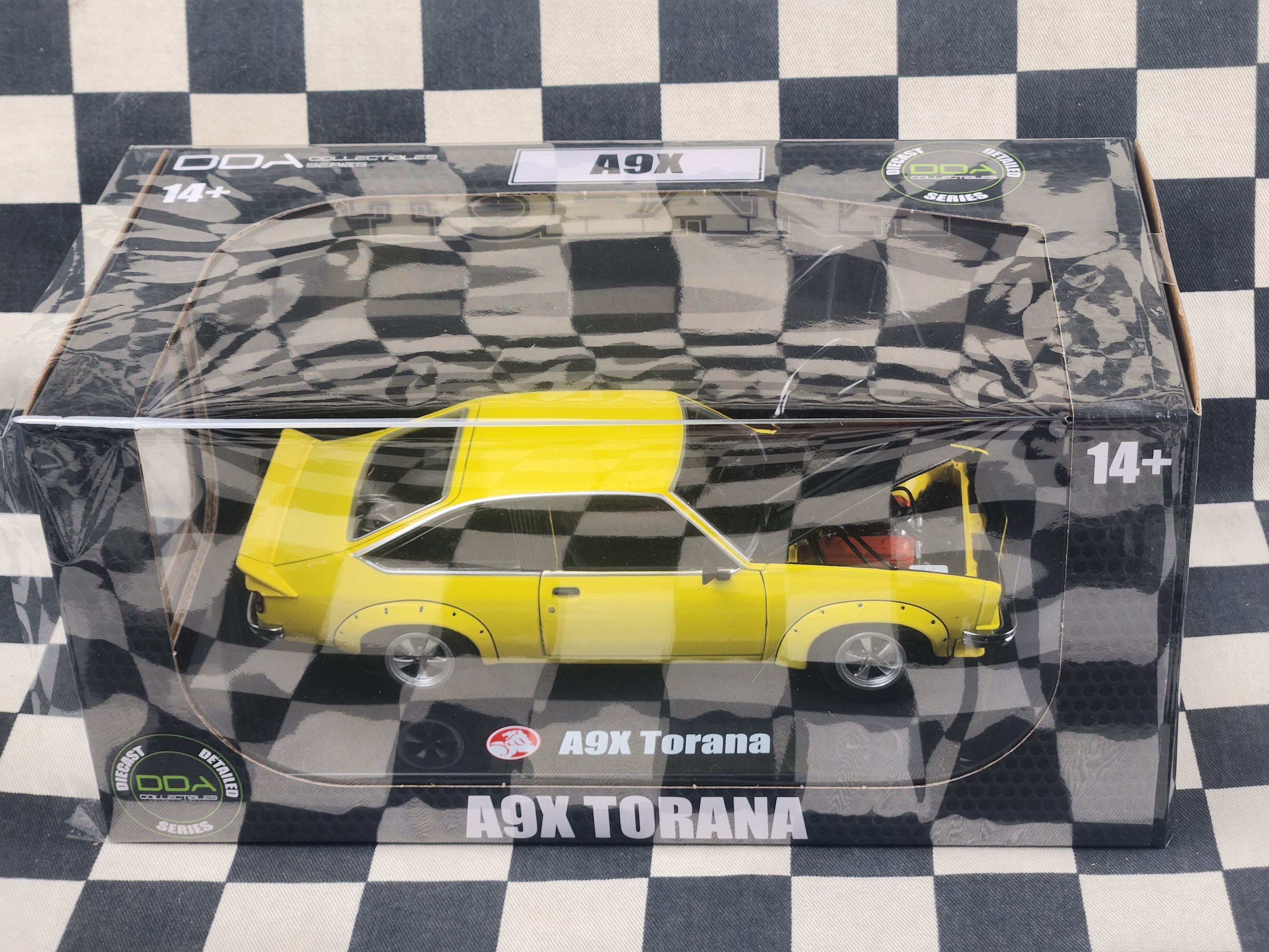 DDA Collectibles 1:24 Holden LX A9X Torana Yellow Detailed Series